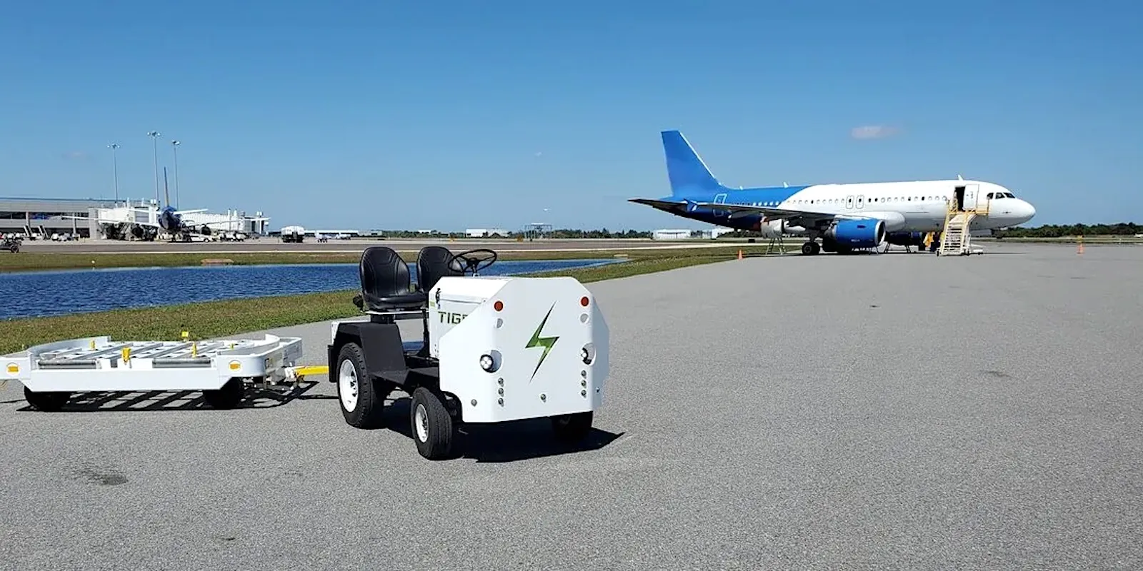 E-quipment highlight: Tiger electric baggage tug hauls 30 TONS [video]