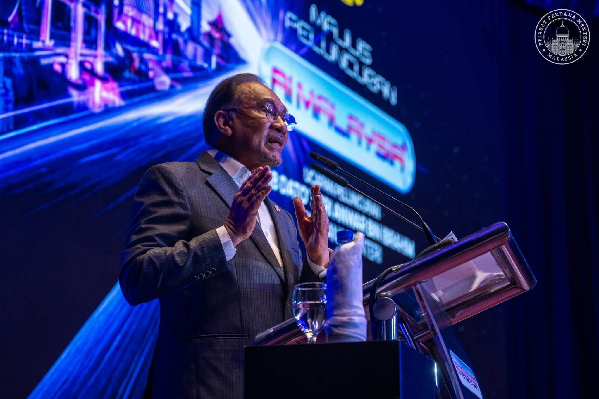 YTL AI Labs Offers 3 Months of Free ILMUchat Pro Under Anwar’s National Programme