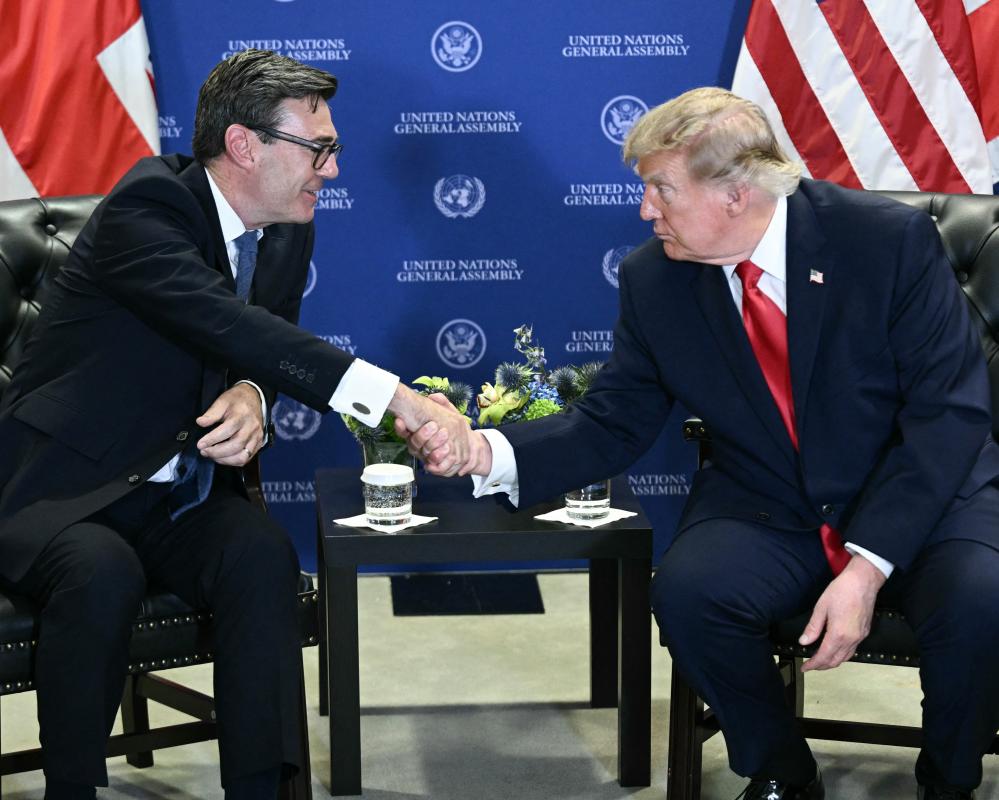 Trump praises Burnham despite tensions over AI, Chagos Islands and Iran