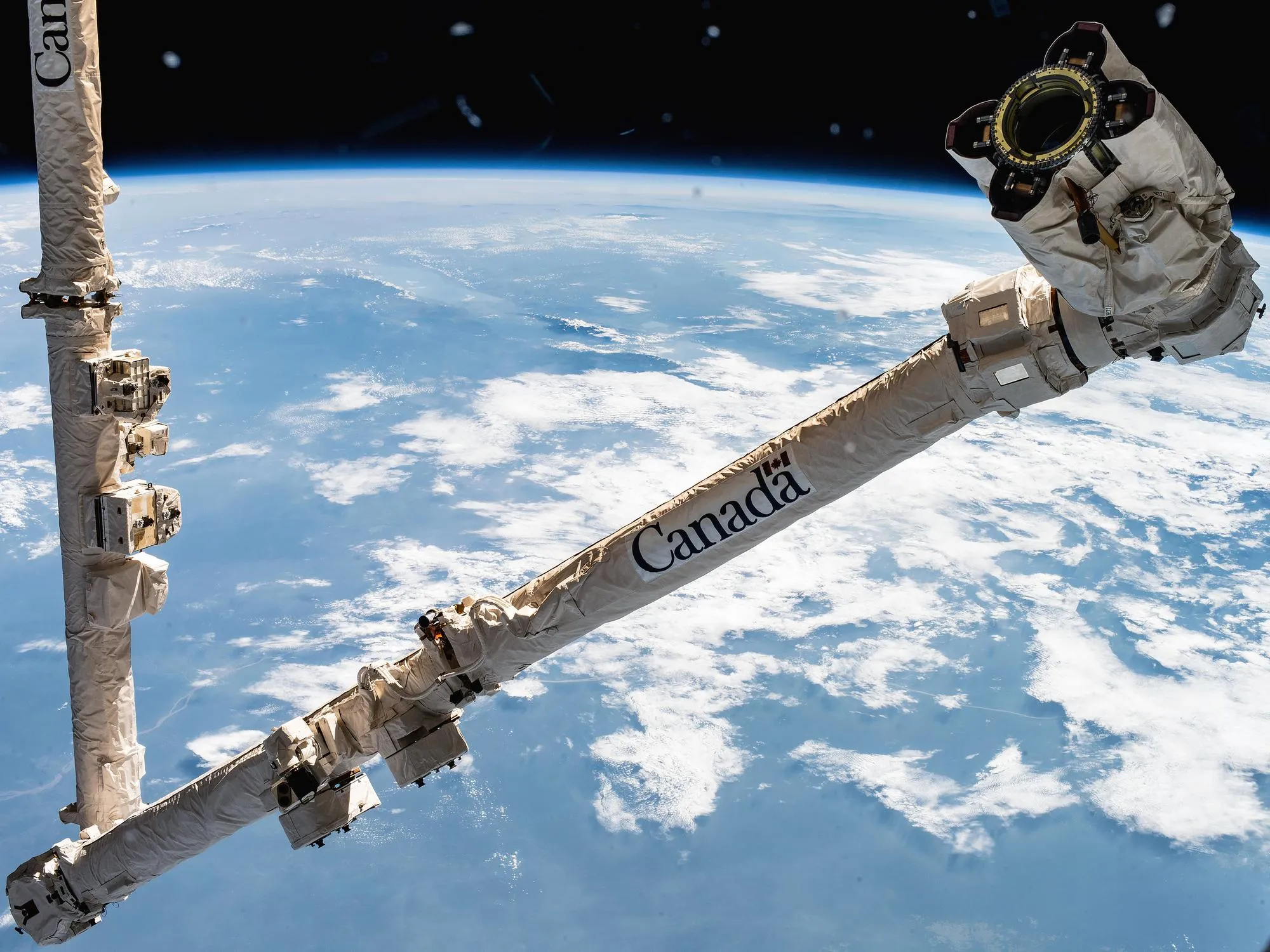 NASA’s Cargo-Moving Robotic Arm Named 300th IEEE Milestone