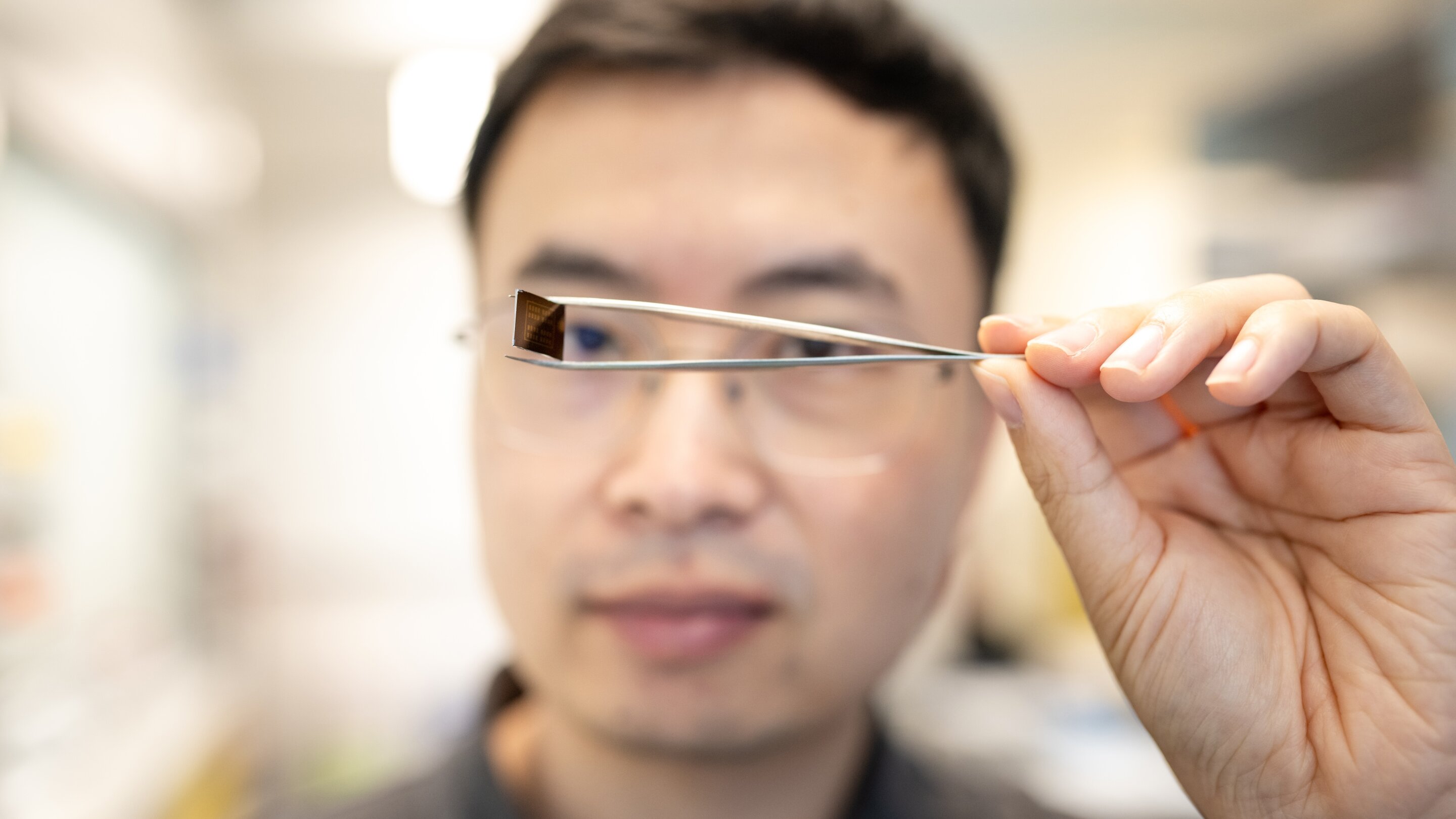 Erasable semiconductor is programmed with light