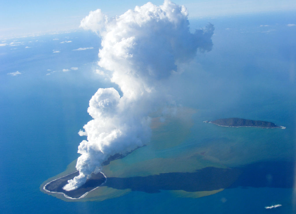 Small undersea volcanoes may unleash outsized tsunamis