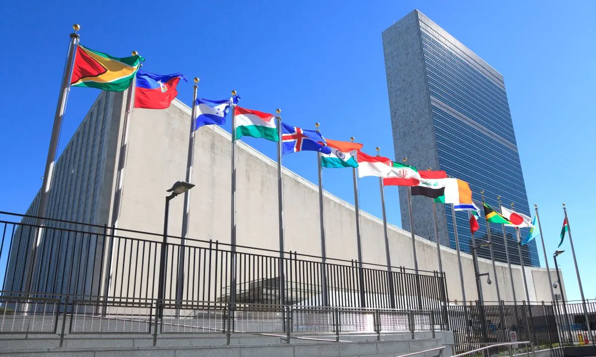 Altman and Amodei Call for Global AI Guardrails at UN