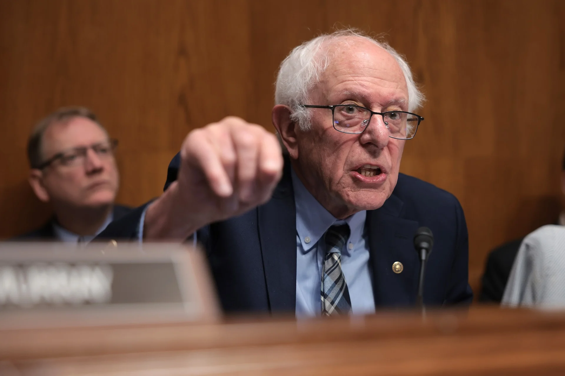 Bernie Sanders Shows There’s a Big Problem With Trump Renaming AI to ‘Super Intelligence’