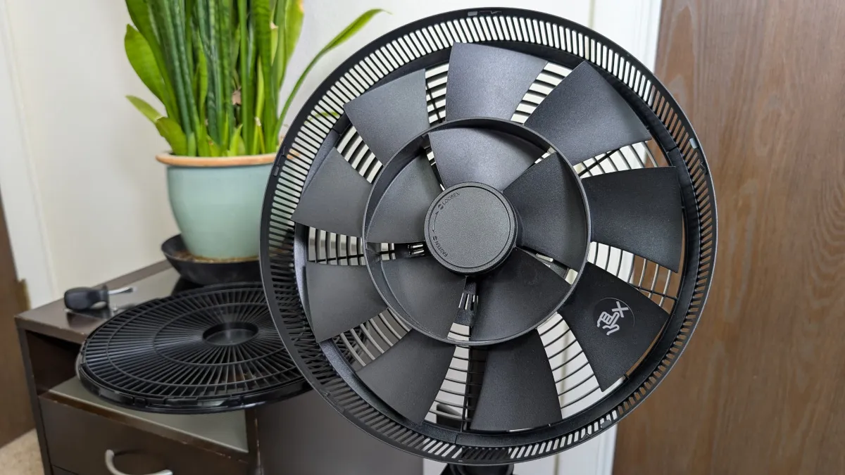 Balmuda’s Standing Fan Is Gorgous, but Is It Worth $400? I Tested One to Find Out