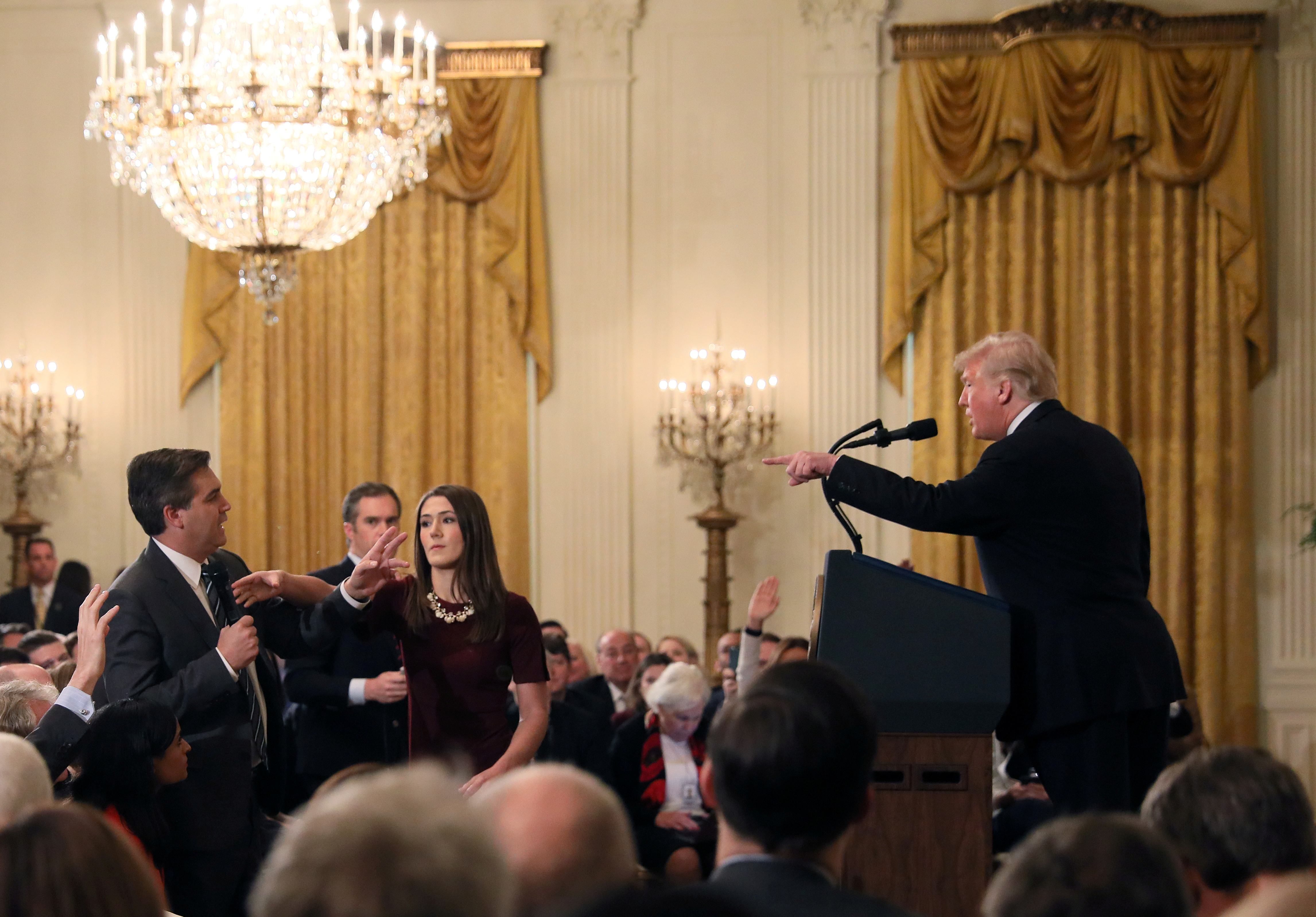 Judge orders White House to restore access to news outlets Trump banned