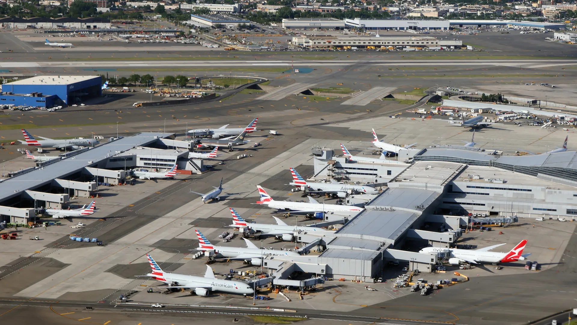 Flights grounded at JFK, LaGuardia, other US airports after air traffic system outage