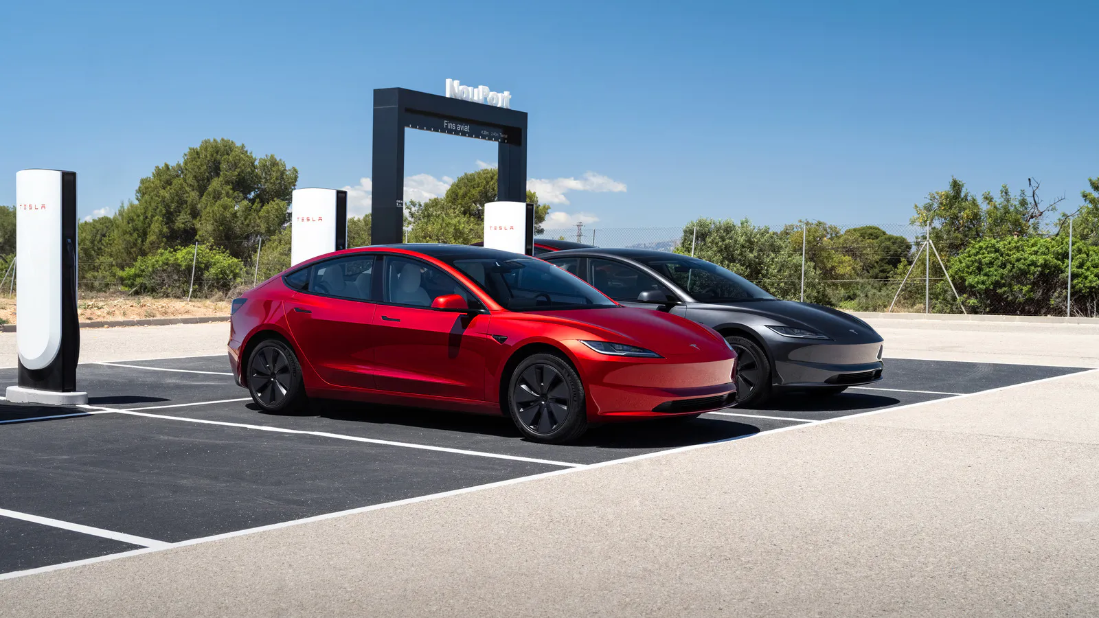 Tesla App now shows you what your Supercharger will look like upon arrival
