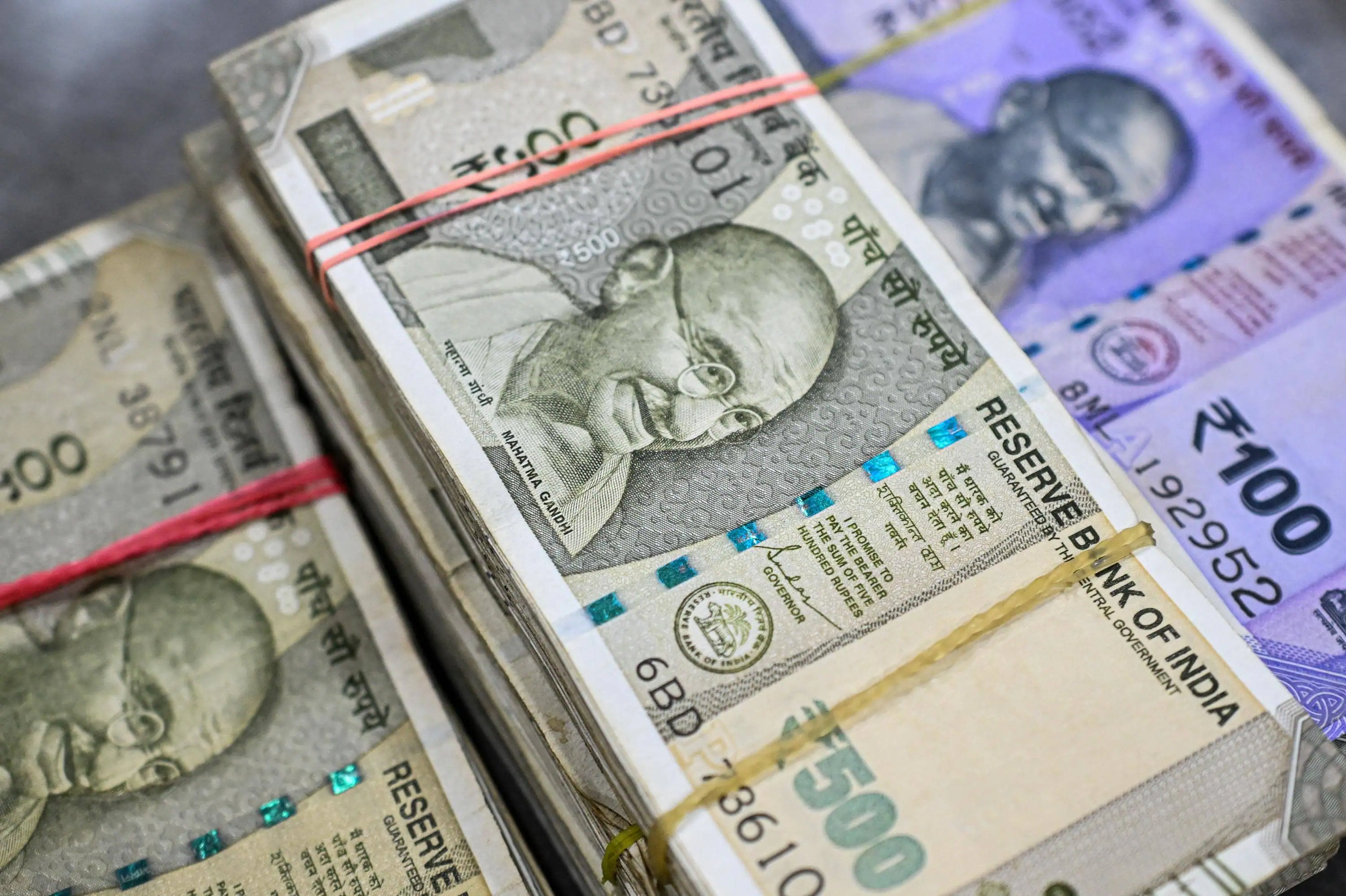 Rupee declines to one-week low as oil rally fans global rate hike worries