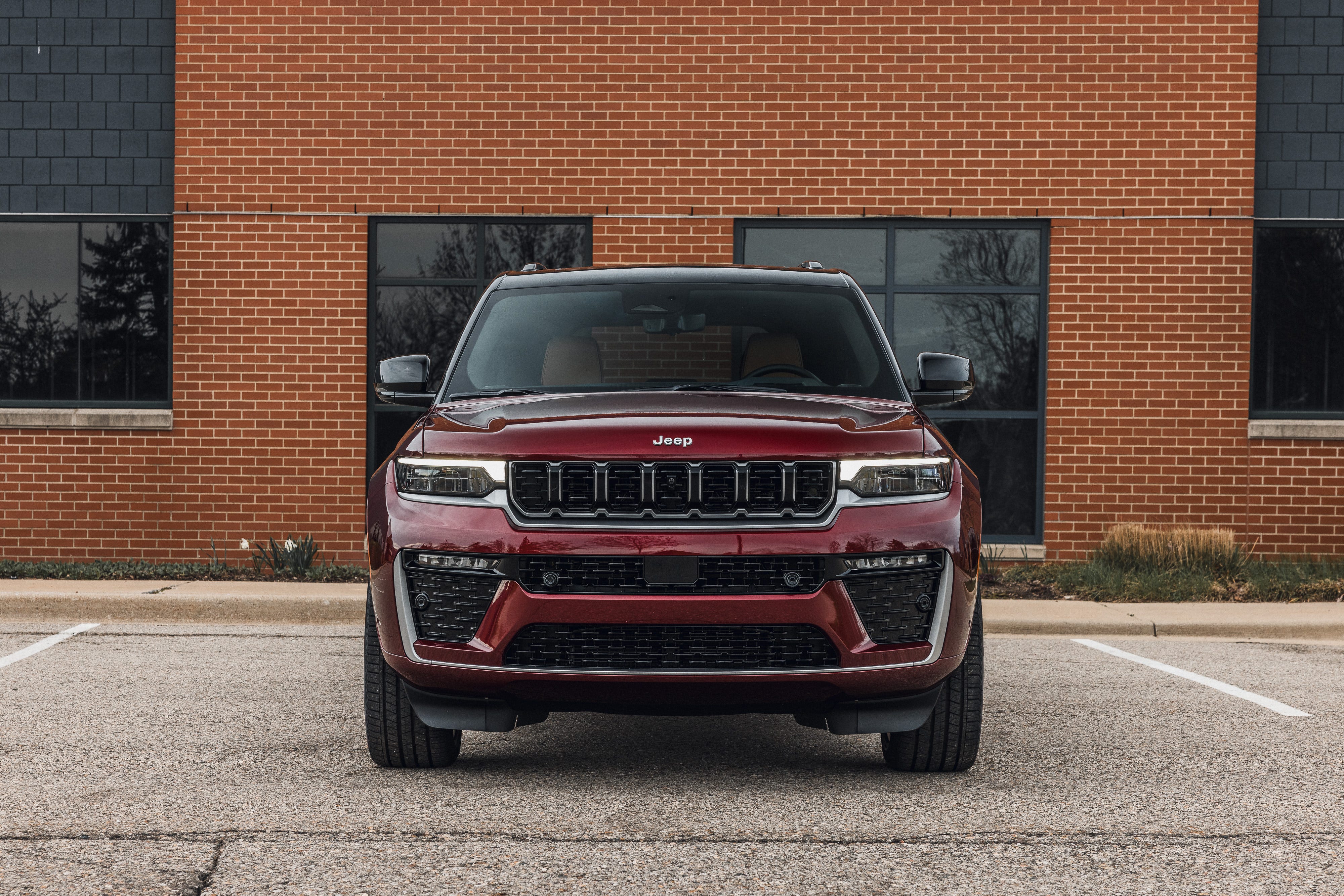 Jeep Grand Cherokee Could Add the Hurricane Inline-Six for 2028