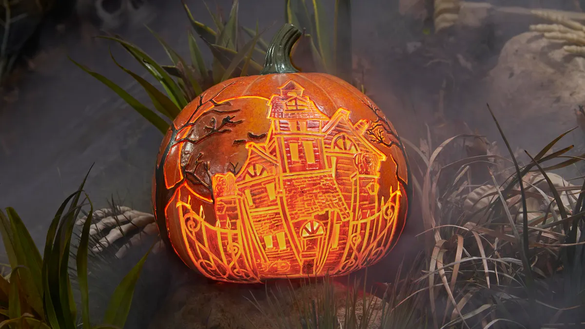Halloween spending expected to reach $13.5B