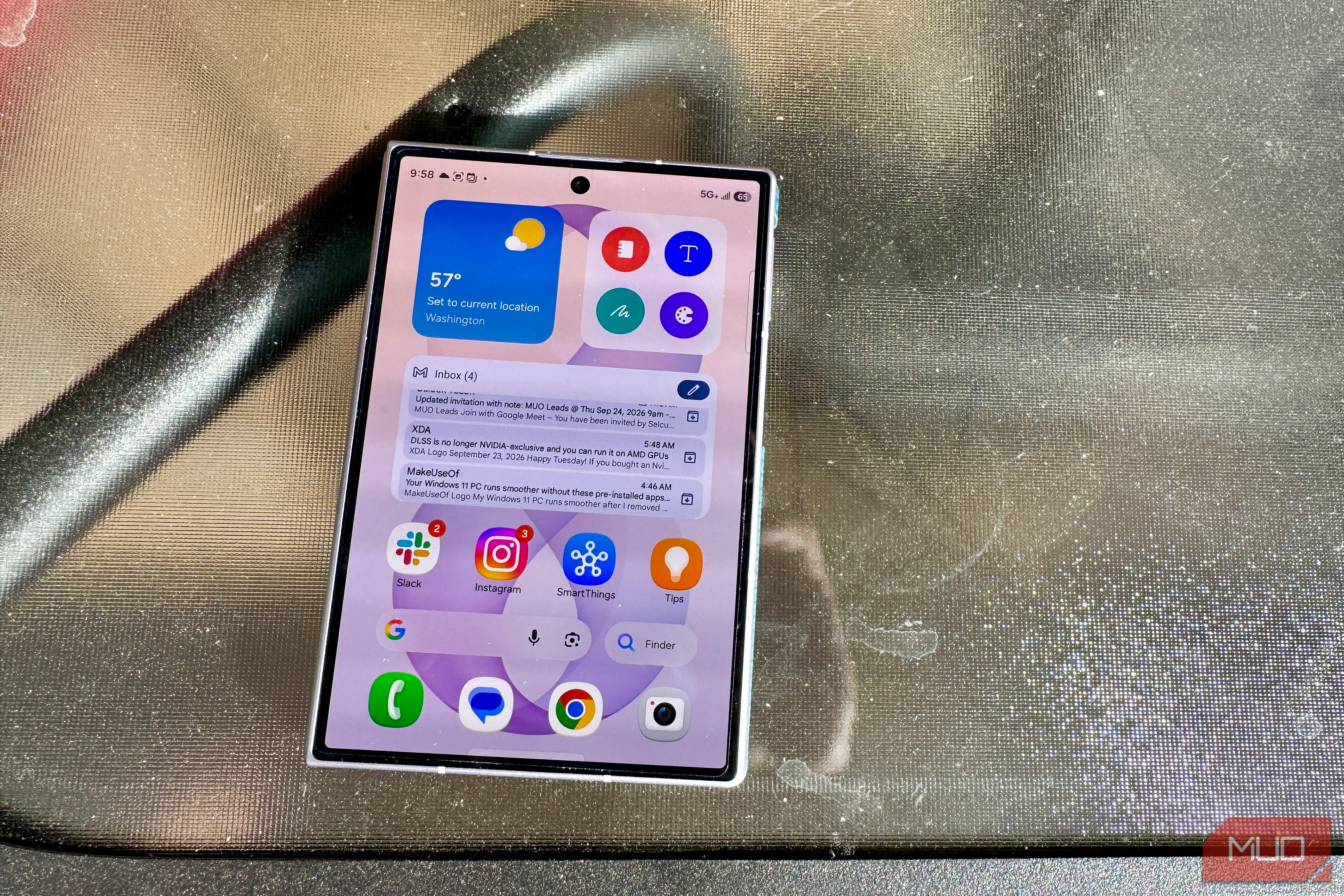I decluttered my Z Fold 8's cover screen with One UI 9's widgets and stopped unfolding it out of habit