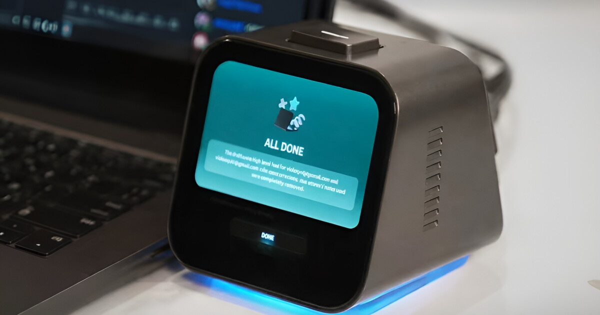 Plug-in AI assistant watches your every move to take over your workday