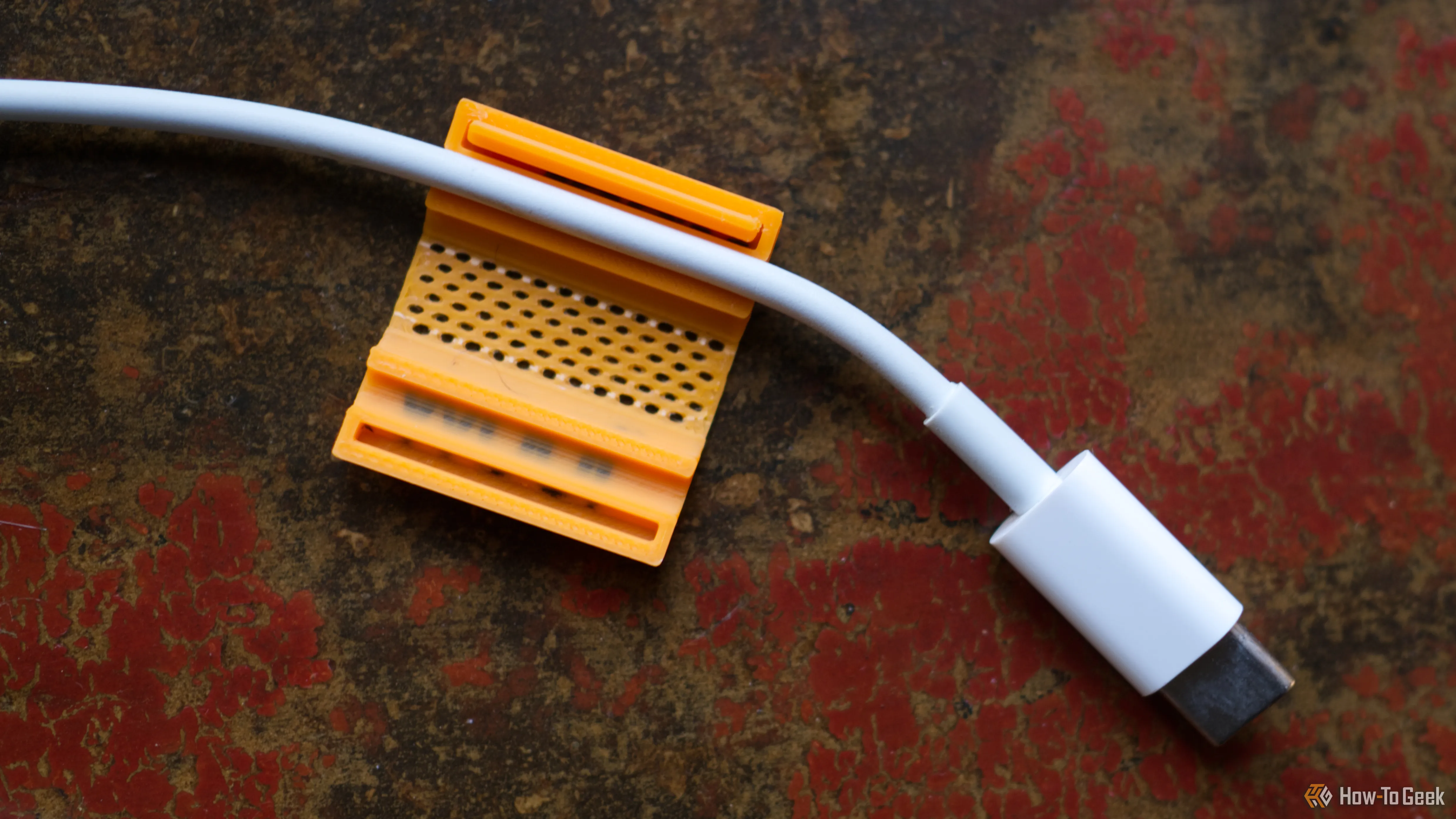 This tiny 3D print solves my biggest complaint about USB-C cables