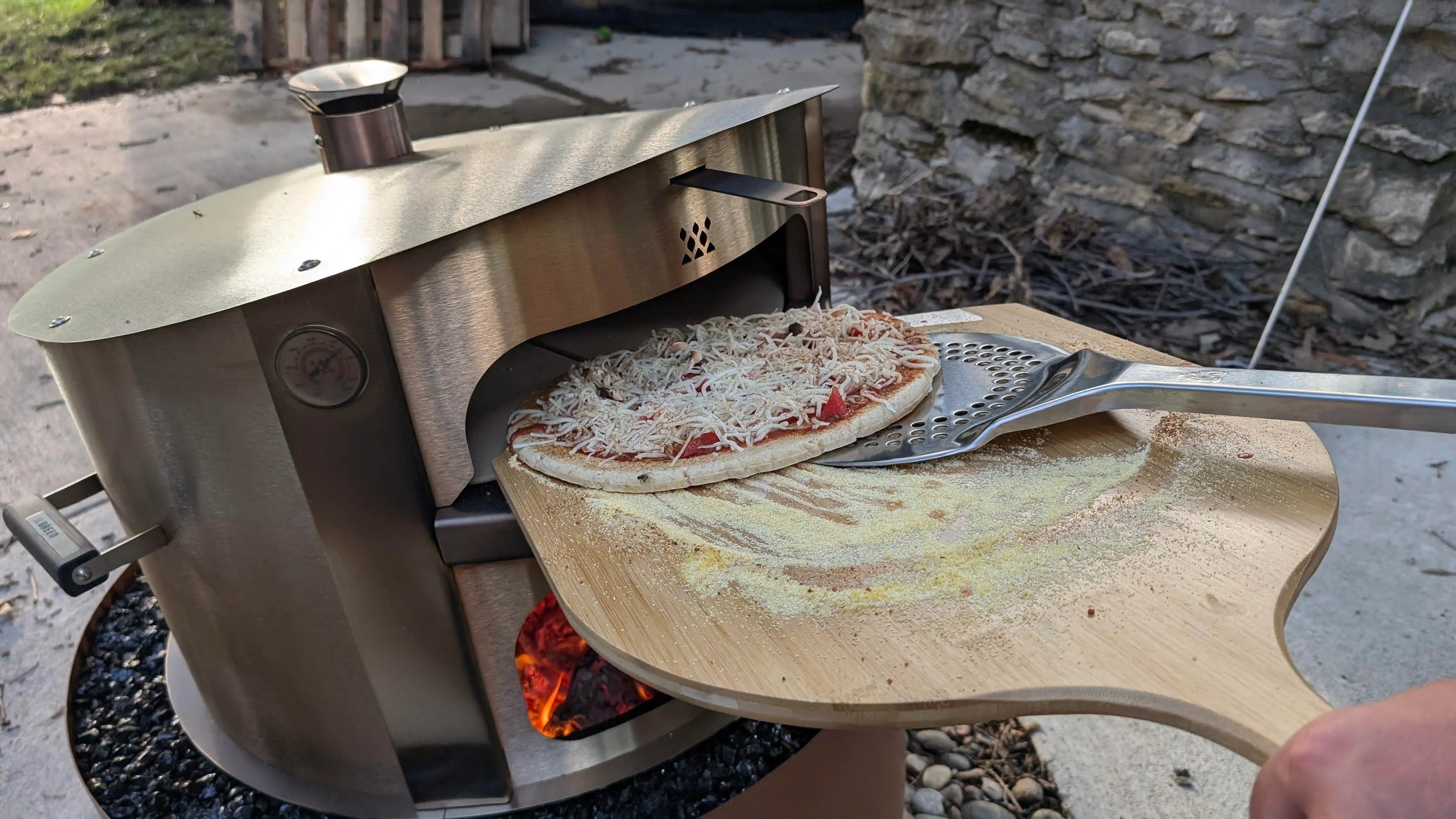 Sliding Homemade Pizza Into a Hot Oven Isn’t Easy. This $26 Gadget Is Meant to Help