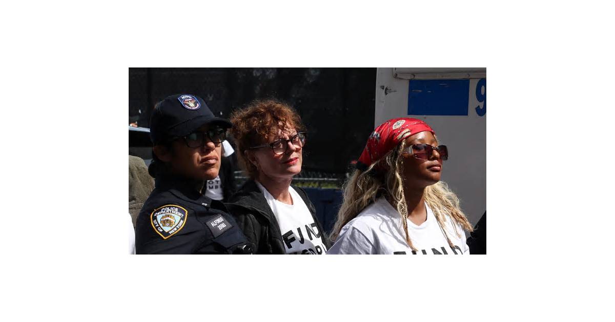 Police arrest actors, politicians protesting against Netanyahu outside UN