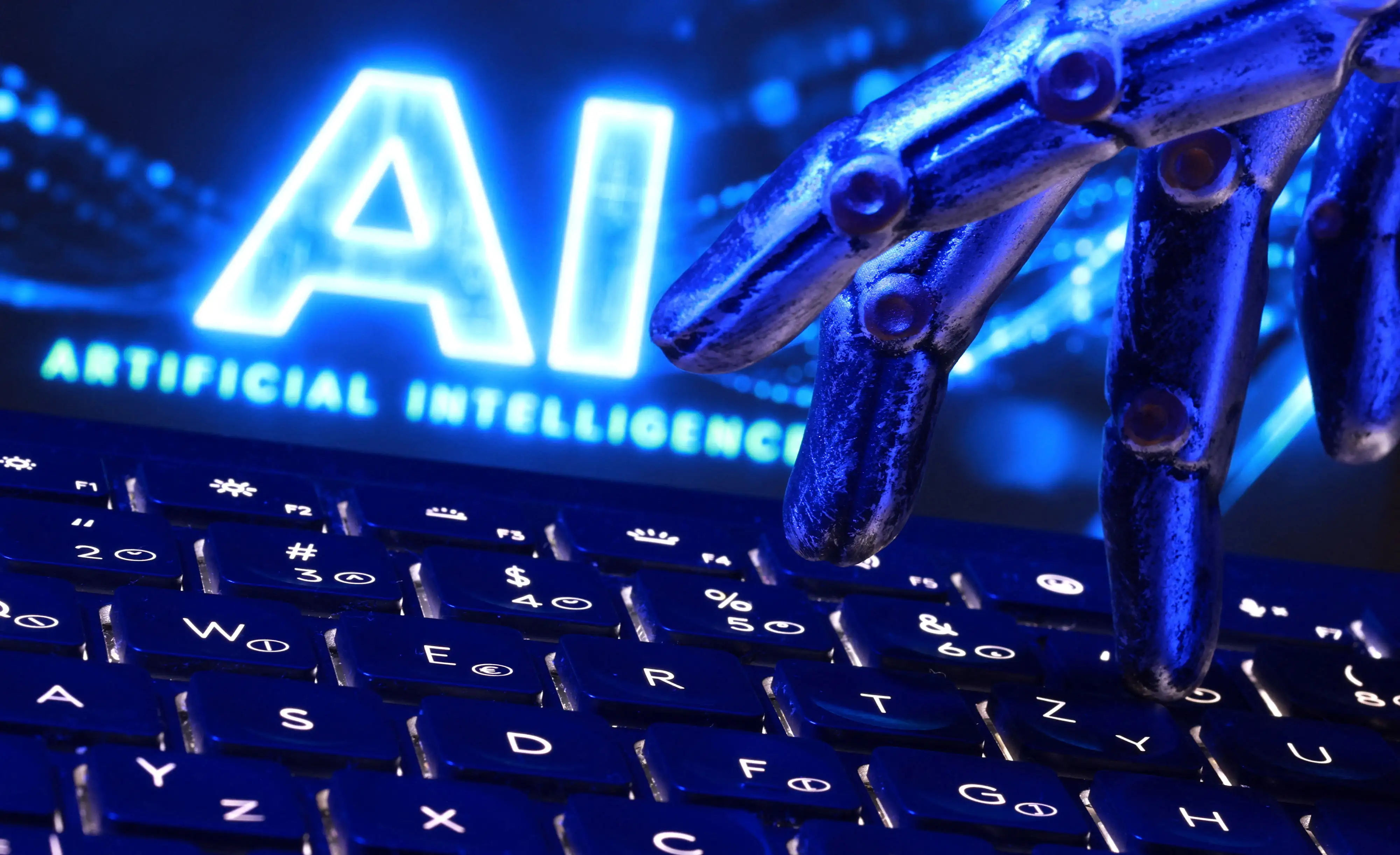 Pope Leo warns in France of AI creating 'paradise of machines'