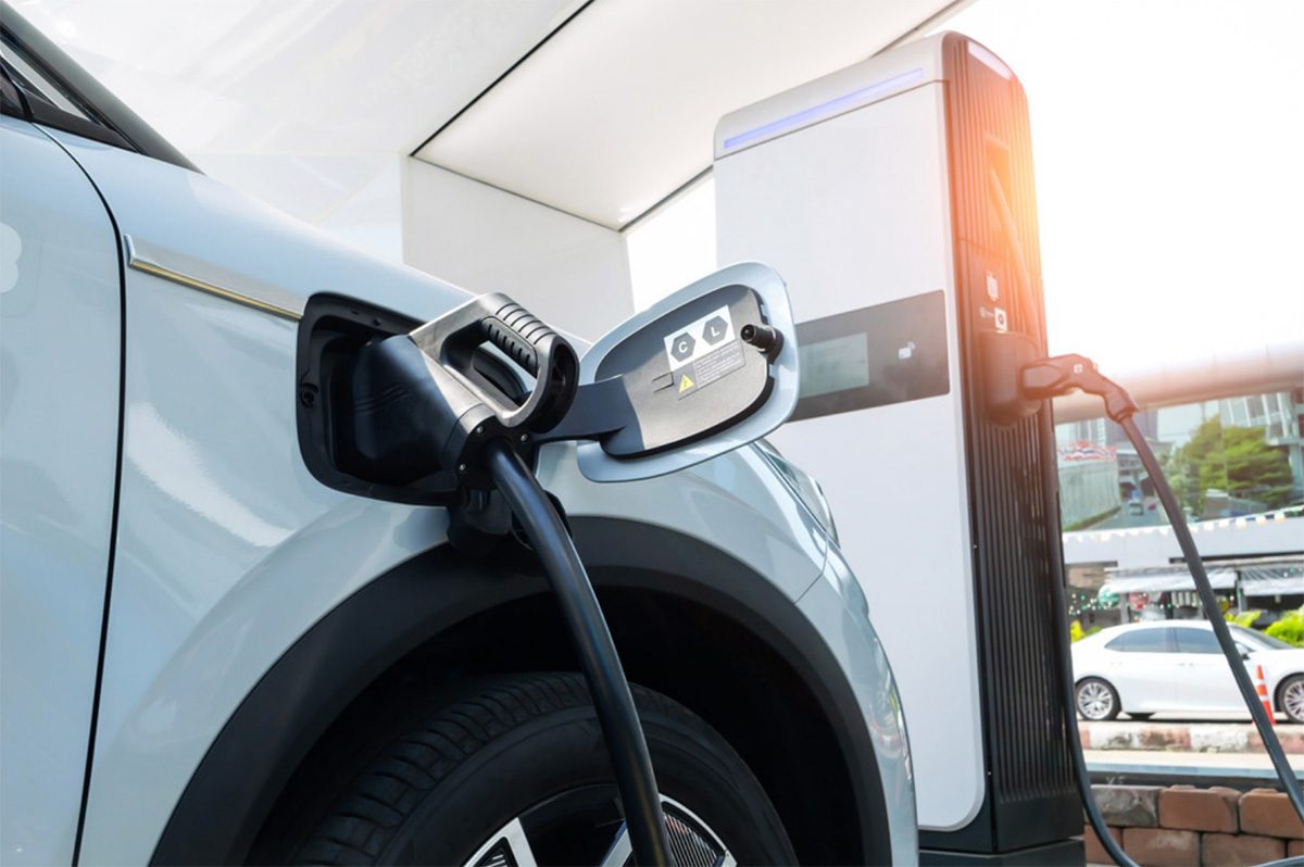 High voltage protection in DC fast charging