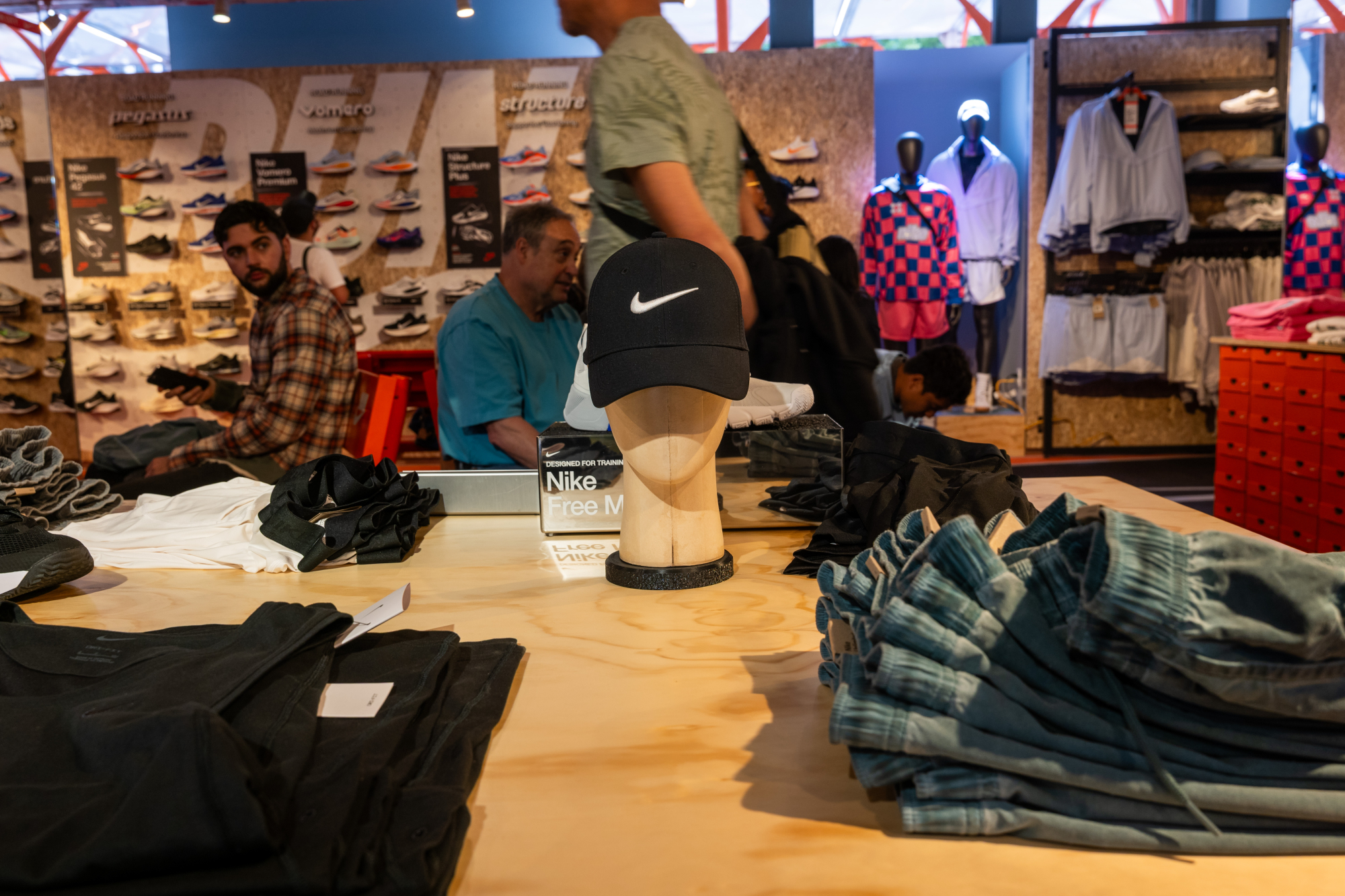 Analyst Predicts Nike Stock Could Fall to $30 After S&P 100 Drop
