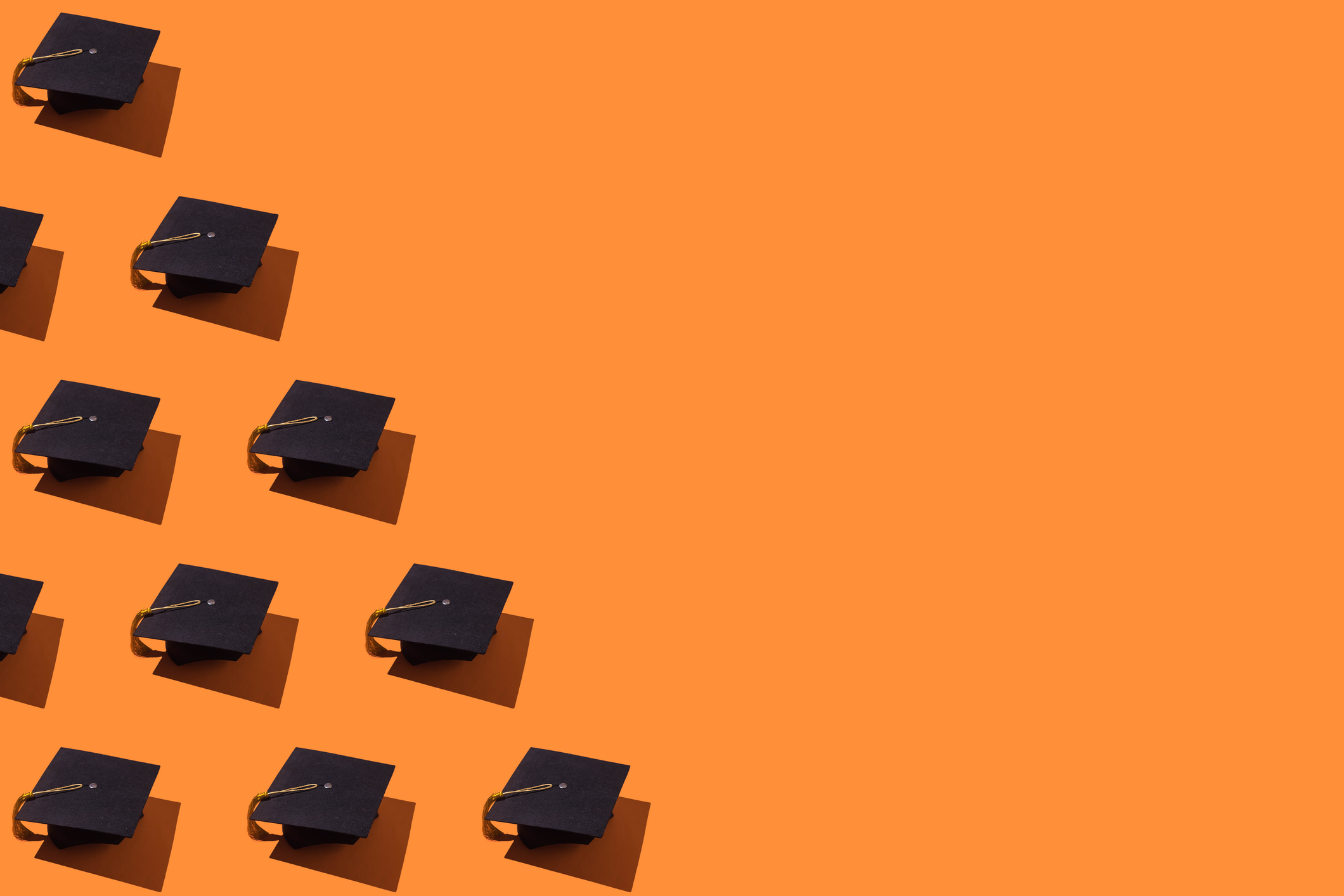 AI was supposed to hit new grads hard. So far, unemployment data says otherwise.