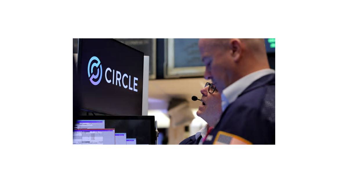 Stablecoin firm Circle finance chief Fox-Geen to step down