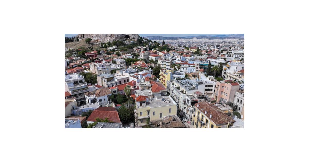 One dead, 5 missing after explosion destroys building in Athens