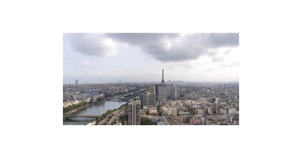 French Bonds at Risk of More Japanese Selling on Outsized Stake
