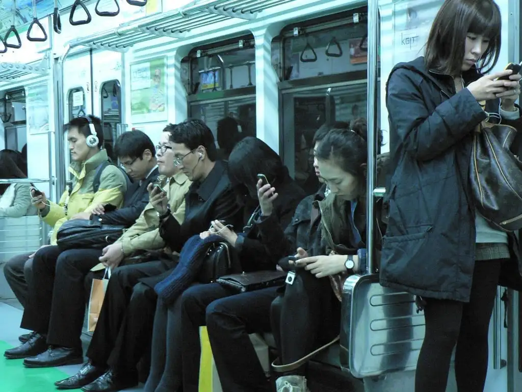 India Average Monthly Mobile Data Usage Passes 31 GB per User
