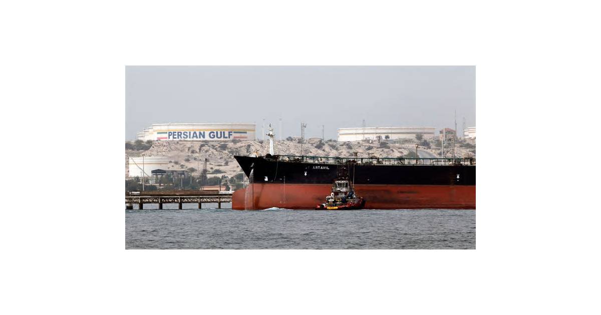 Iran’s Oil Minister Resigns as Exports Dry Up Under US Pressure