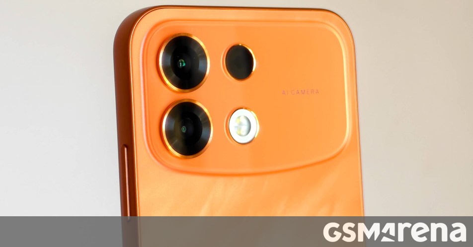 Oppo F35 Pro hands-on