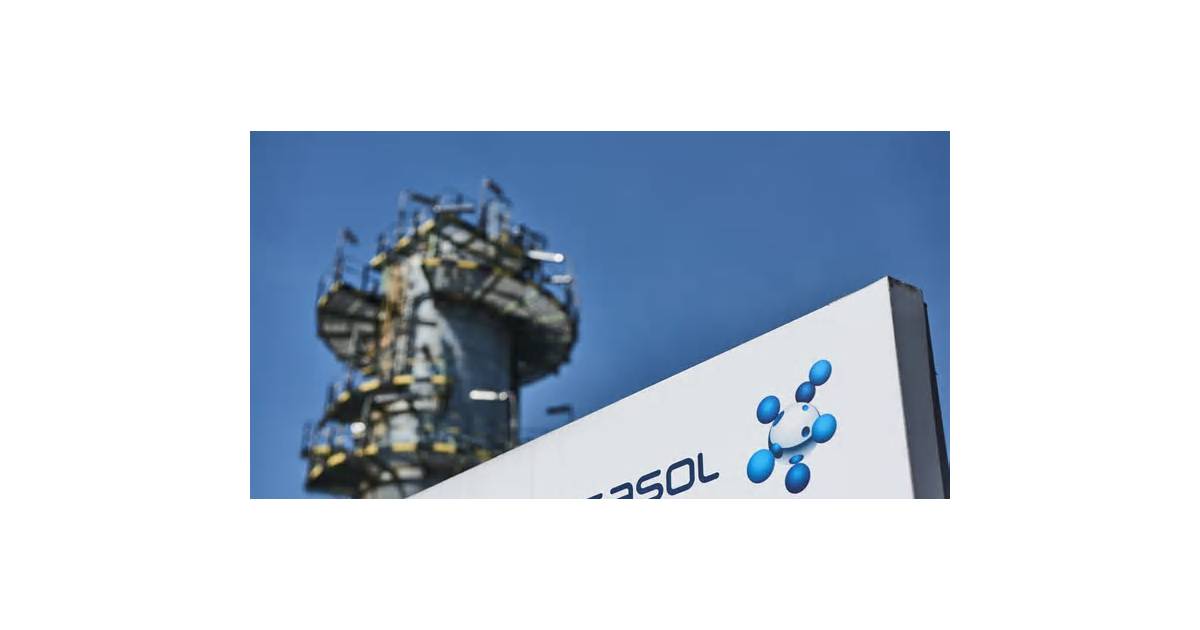 South Africa’s Sasol Tops EM Peers on Oil-From-Coal Bonanza