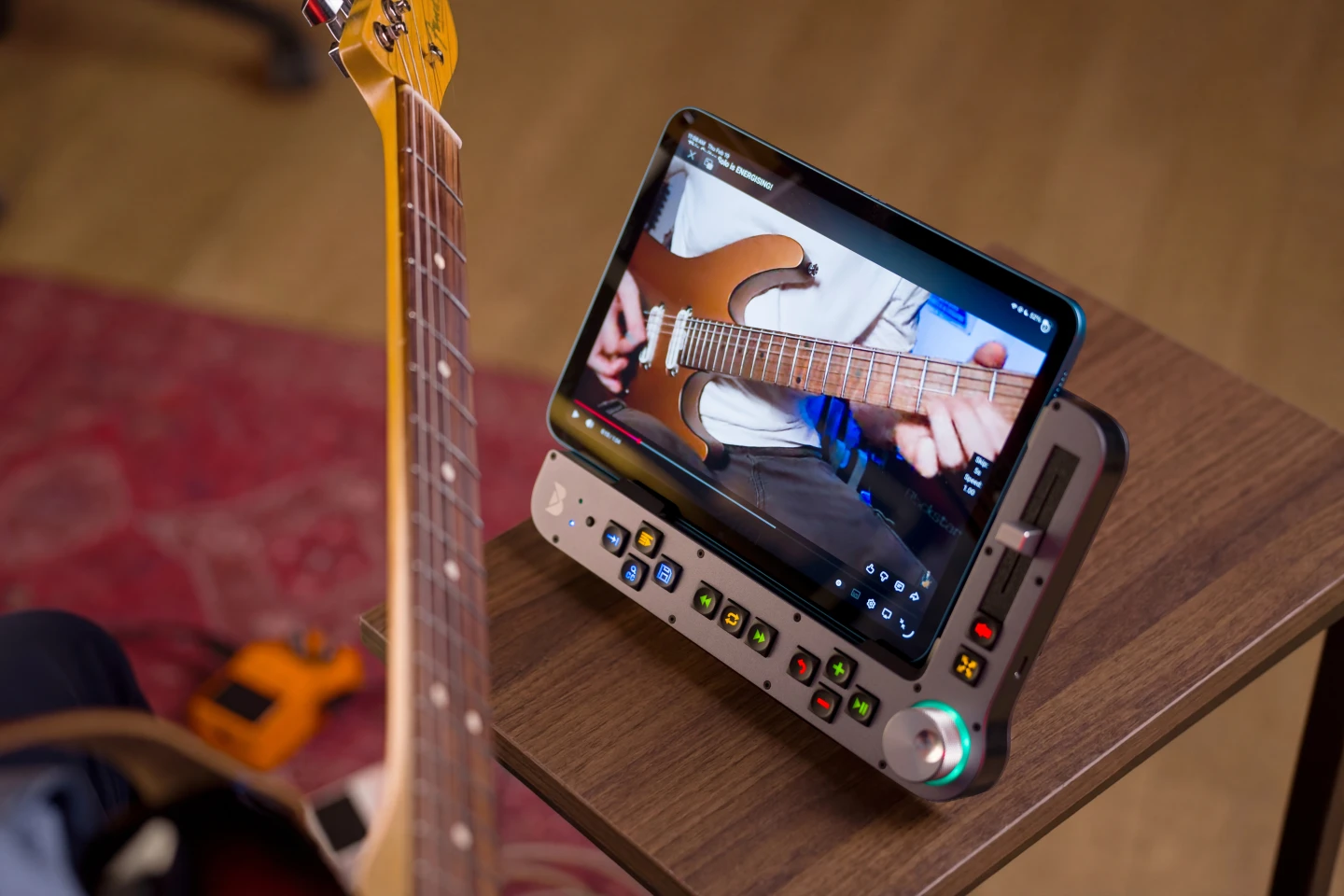 Benjamin gives YouTube music lessons real buttons and dials