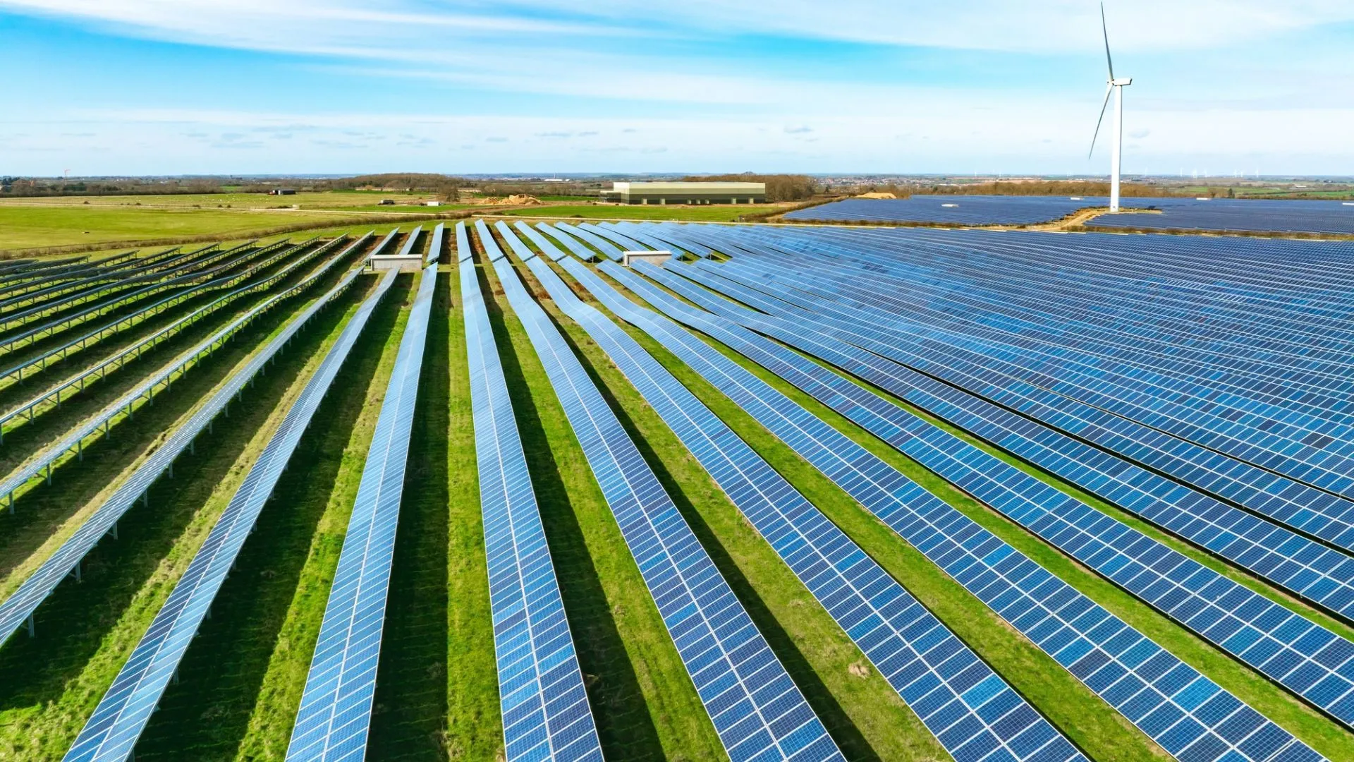 100-megawatt solar launch sets stage for 100% carbon-free Ford vehicles in Michigan