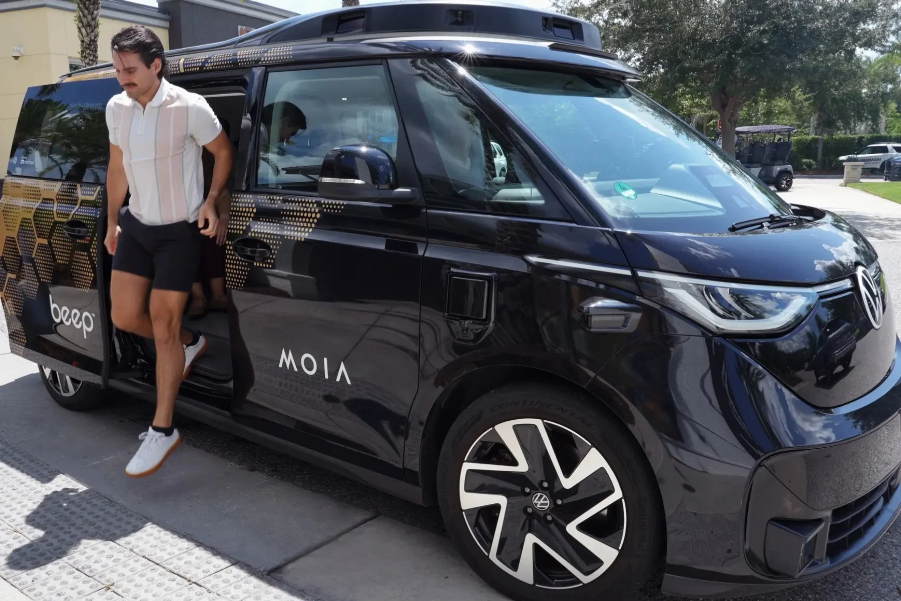 Moia’s autonomous shuttles start first passenger tests