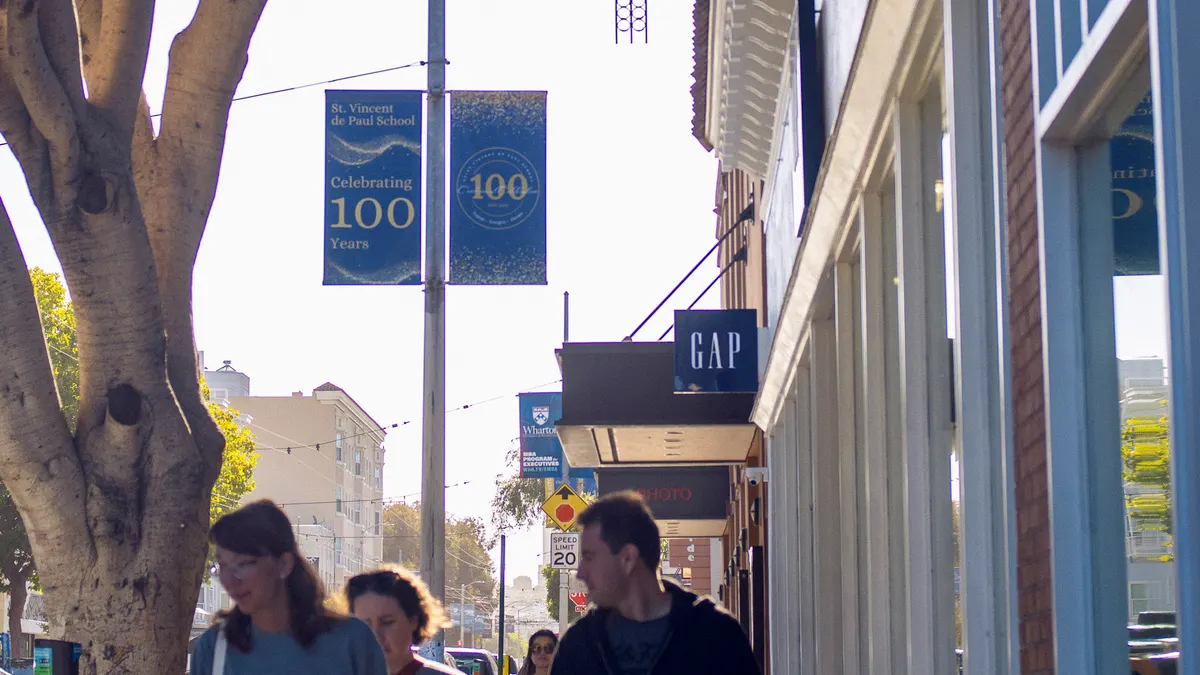 Gap unveils AI-assisted shopping, three decades after its first website