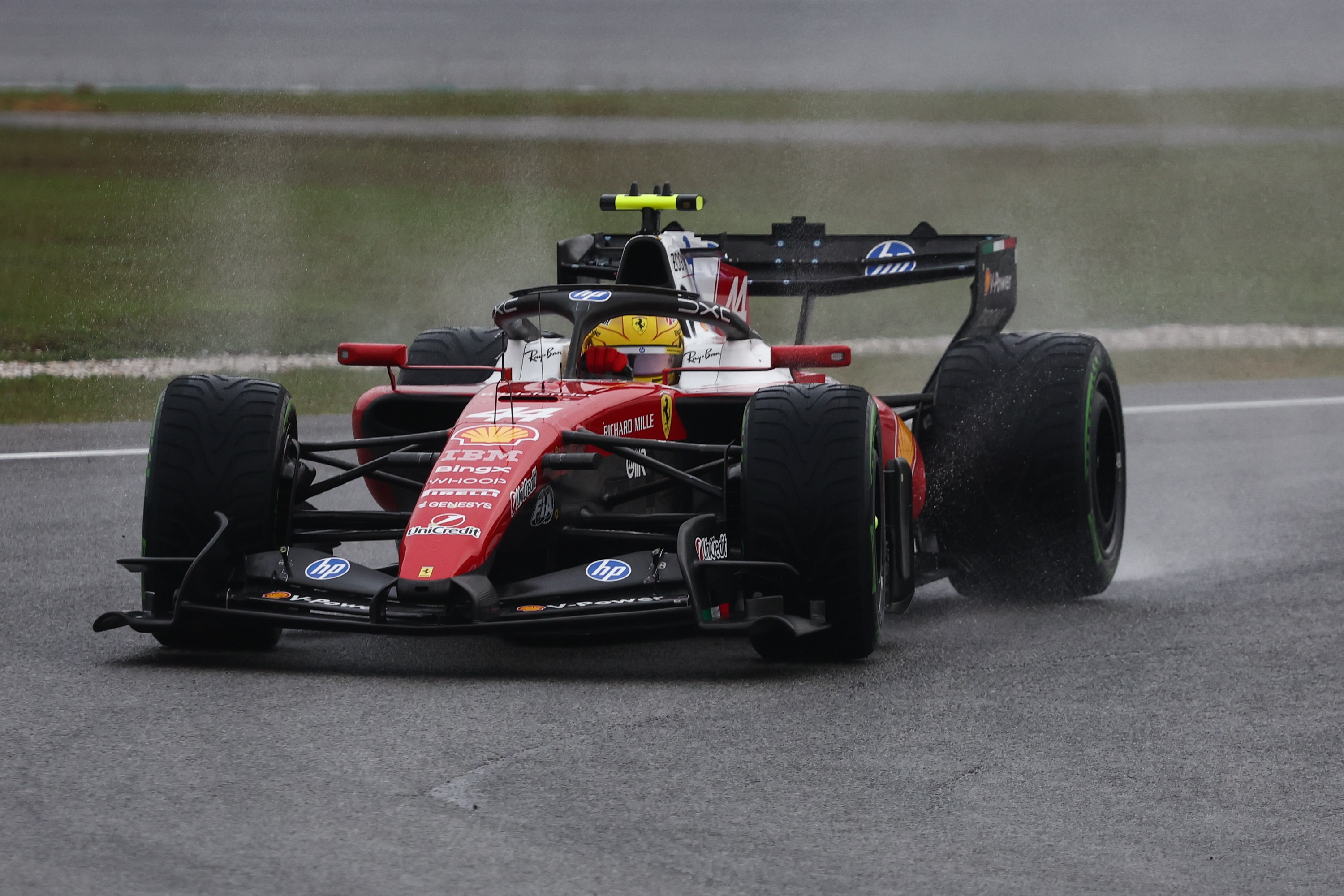 F1 in Bahrain... in Malaysia: The race needed a software update to start