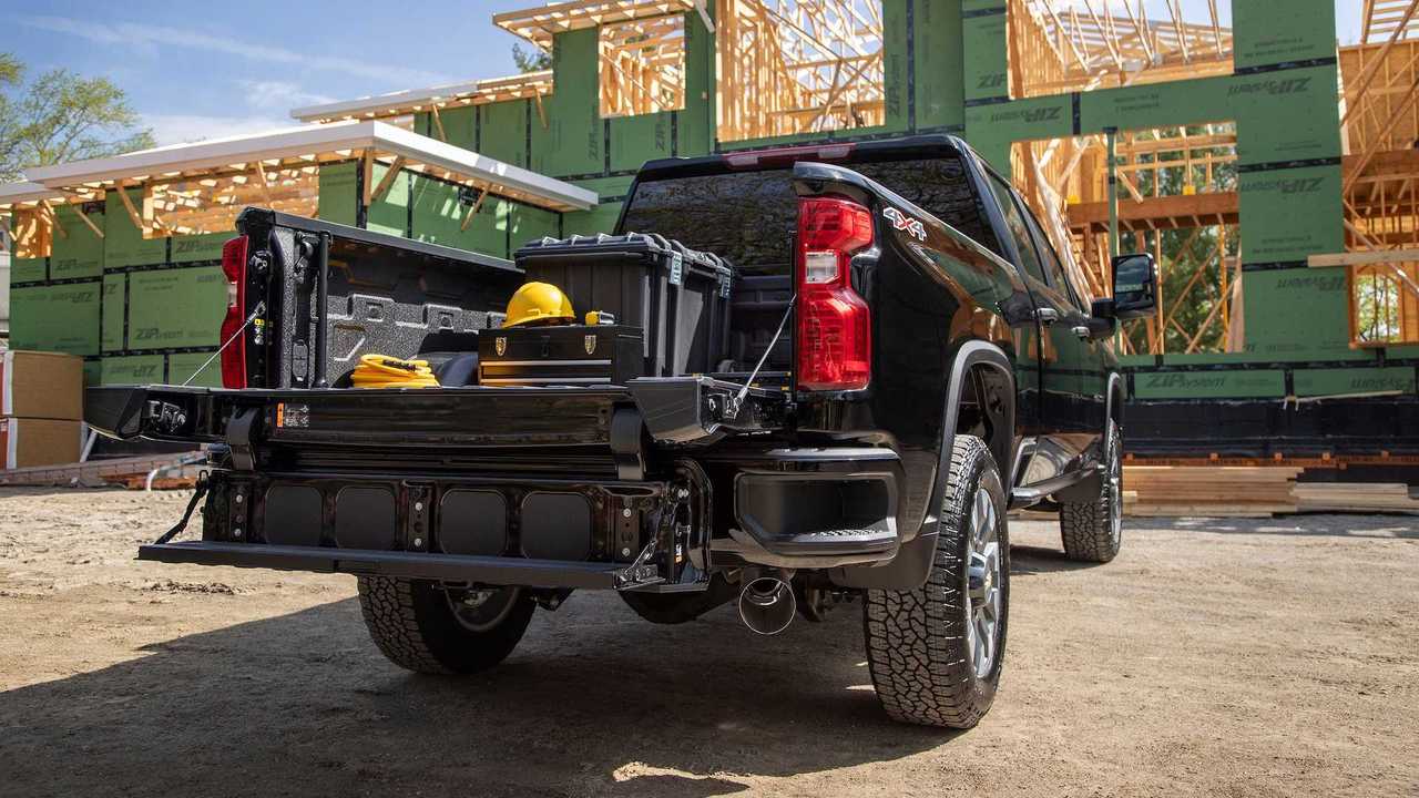 Chevy's Clever Silverado Tailgate Will Be Harder To Get In 2027
