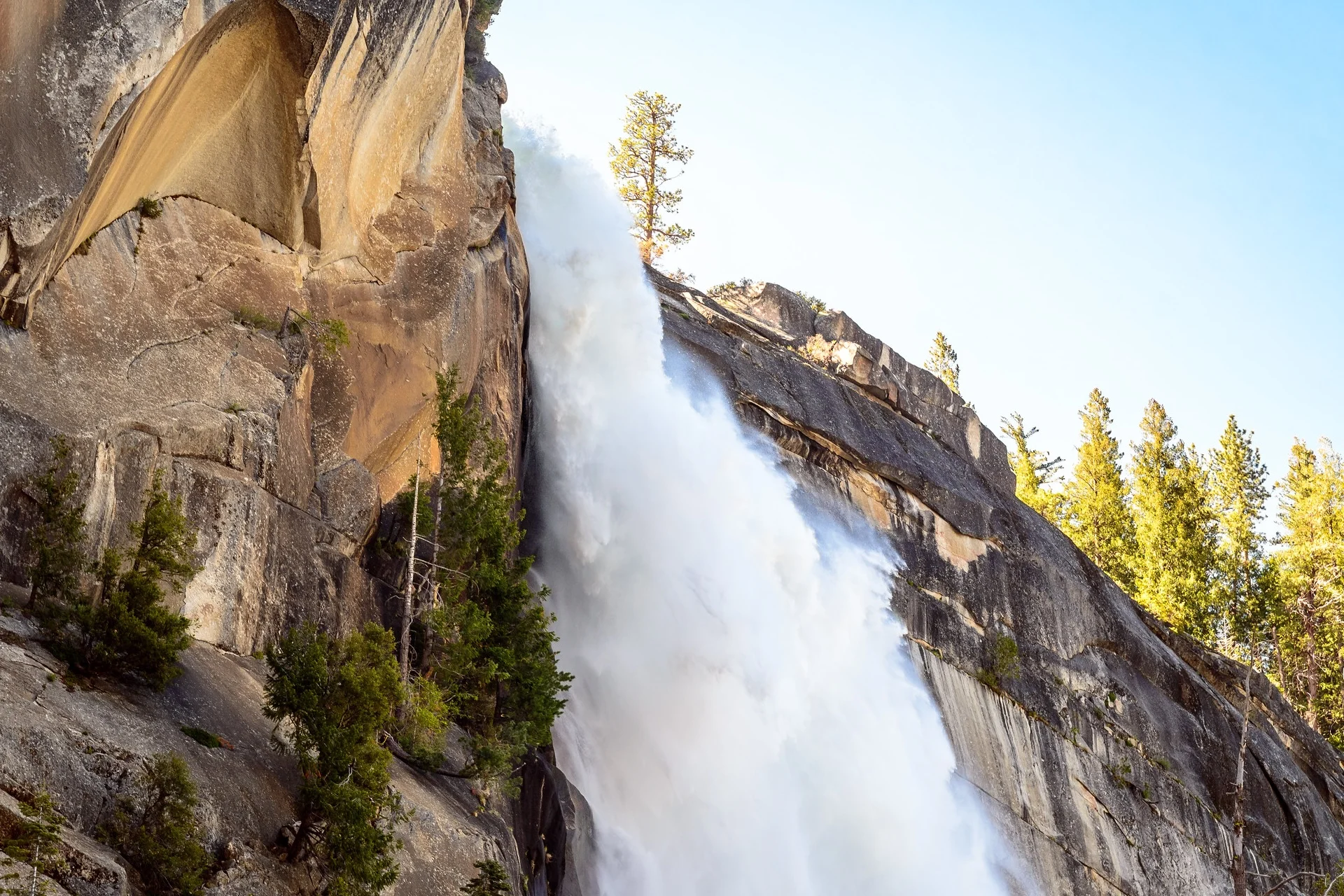 Teen Left Stranded on a Cliff After Letting AI Plan Hike