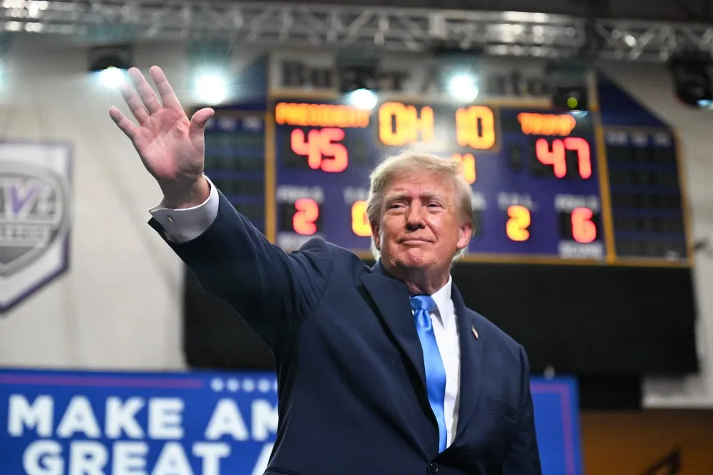Trump Threatens 300% Tariffs on Foreign Countries and Enterprises That Fail to Invest in US