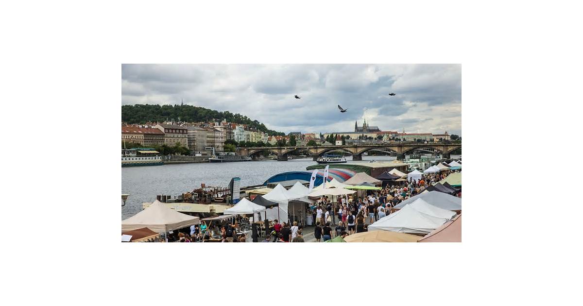 Czech Inflation Breaches Target as Policymakers Mull More Hikes