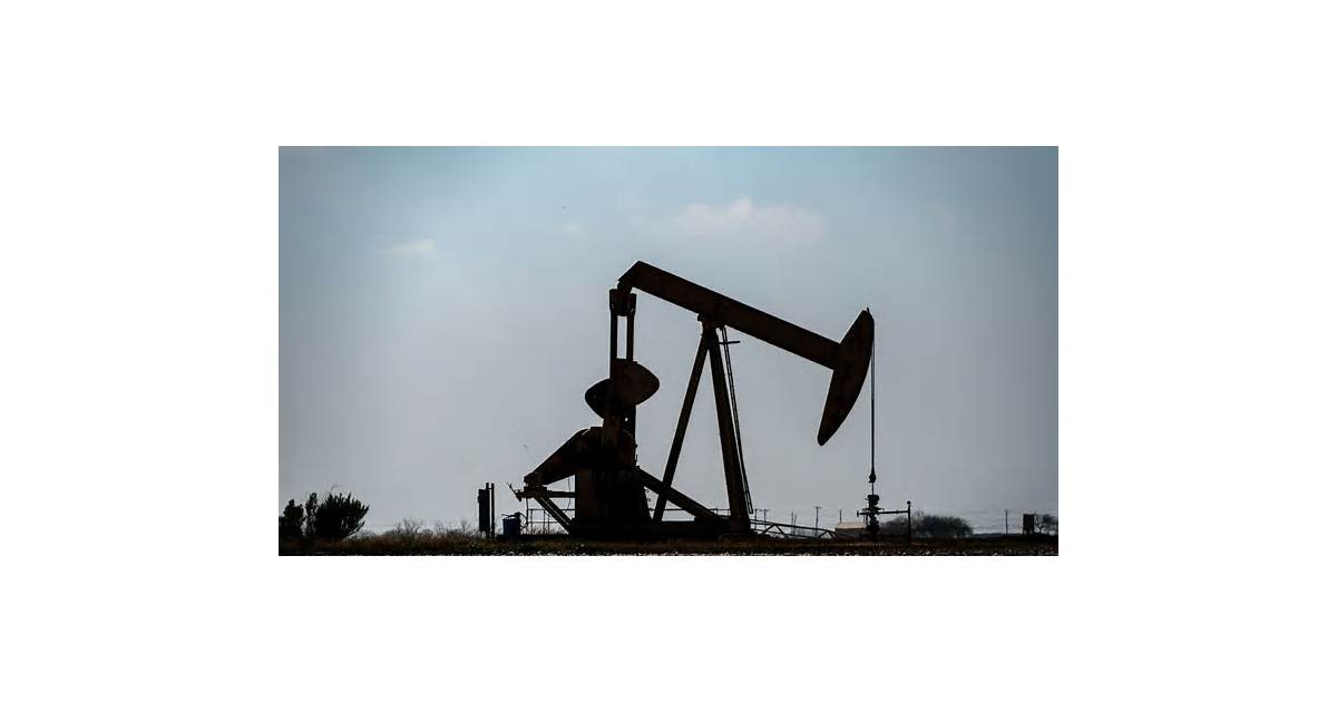 Emerging Markets Gain as Oil Drop, Brazil Vote Boost Sentiment