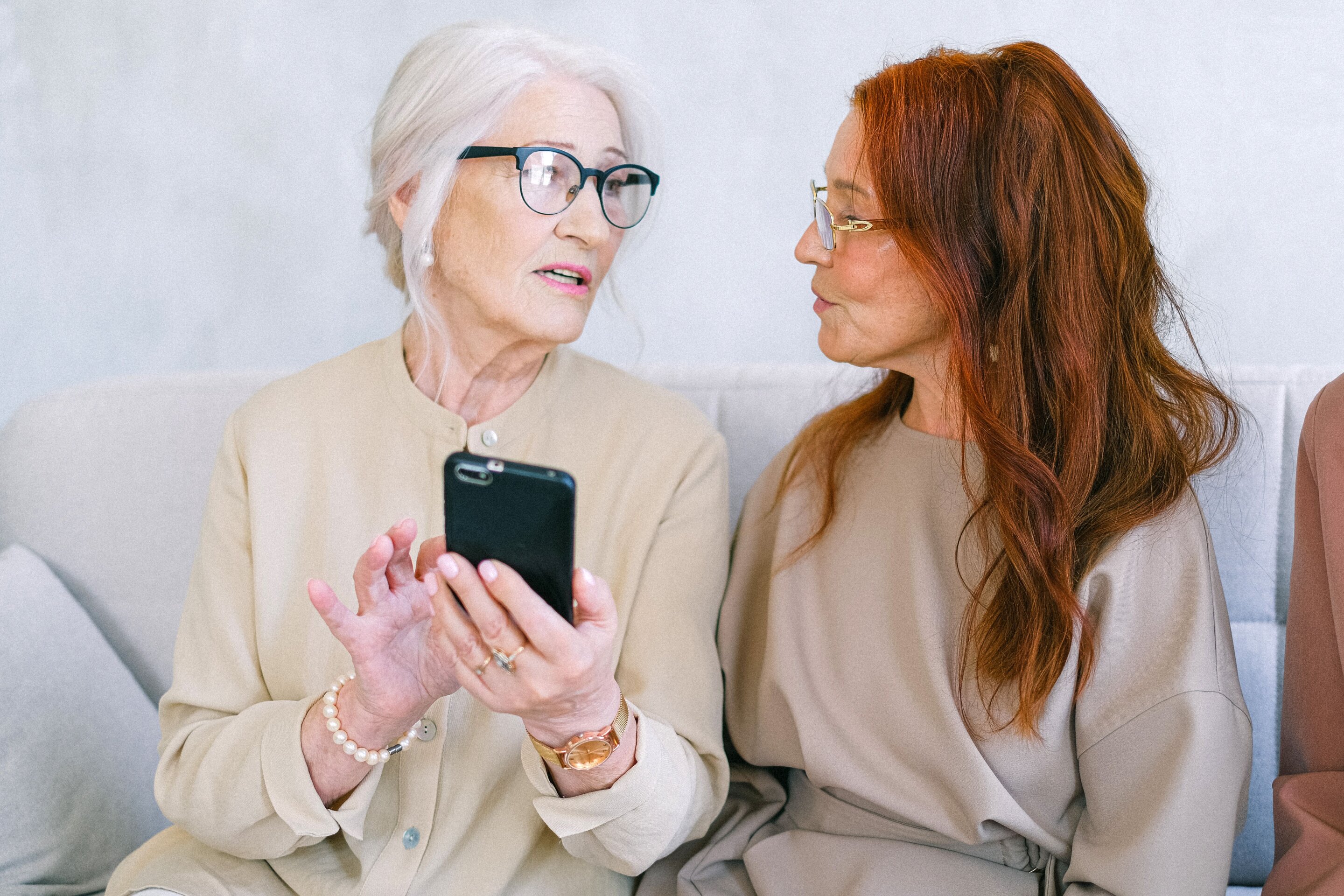 Slow down, reminisce if it feels right: Practical tips for talking to people with dementia
