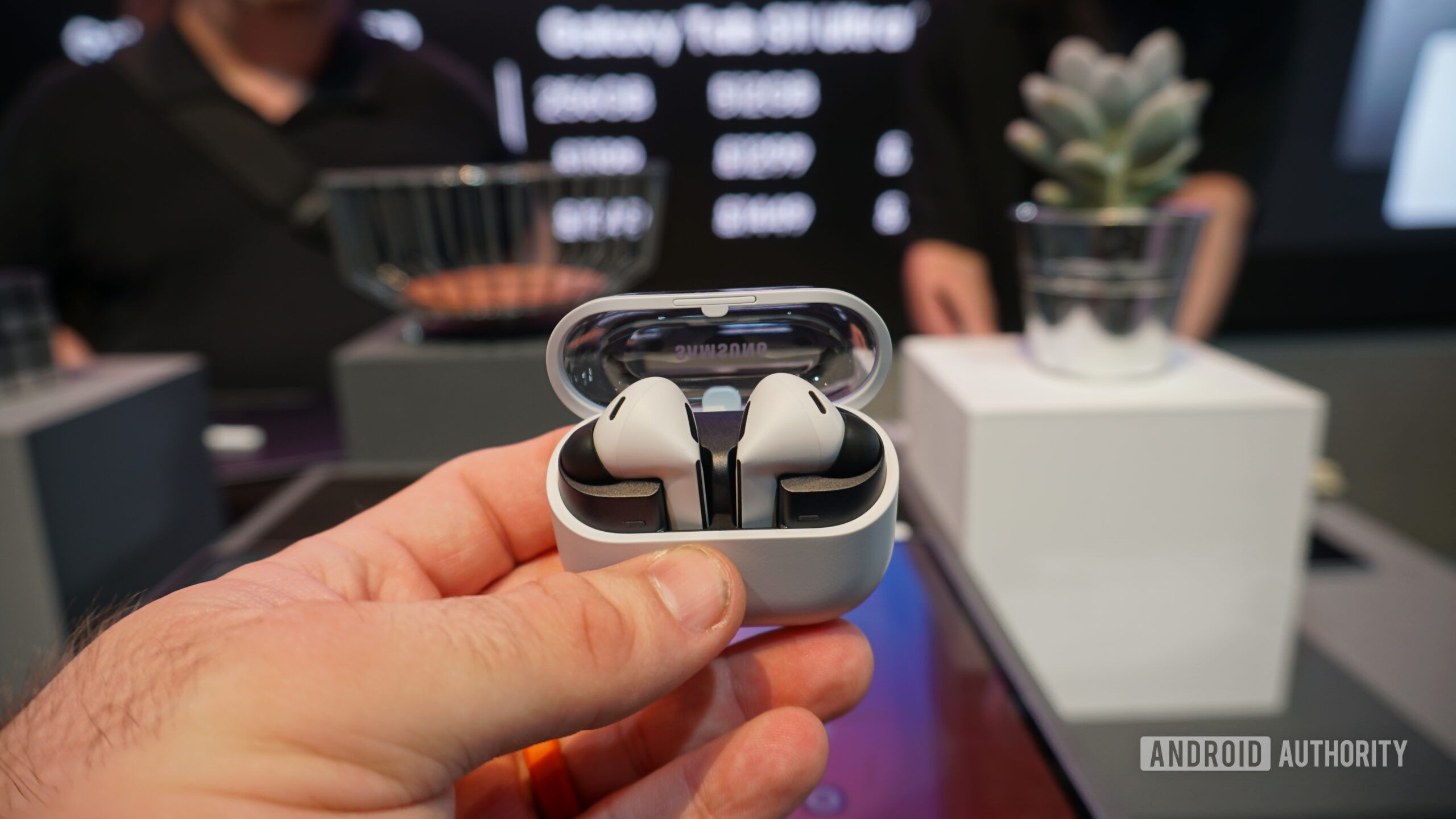 Samsung Galaxy Buds 3 FE fall to $94.99, knocking 37% off the RRP