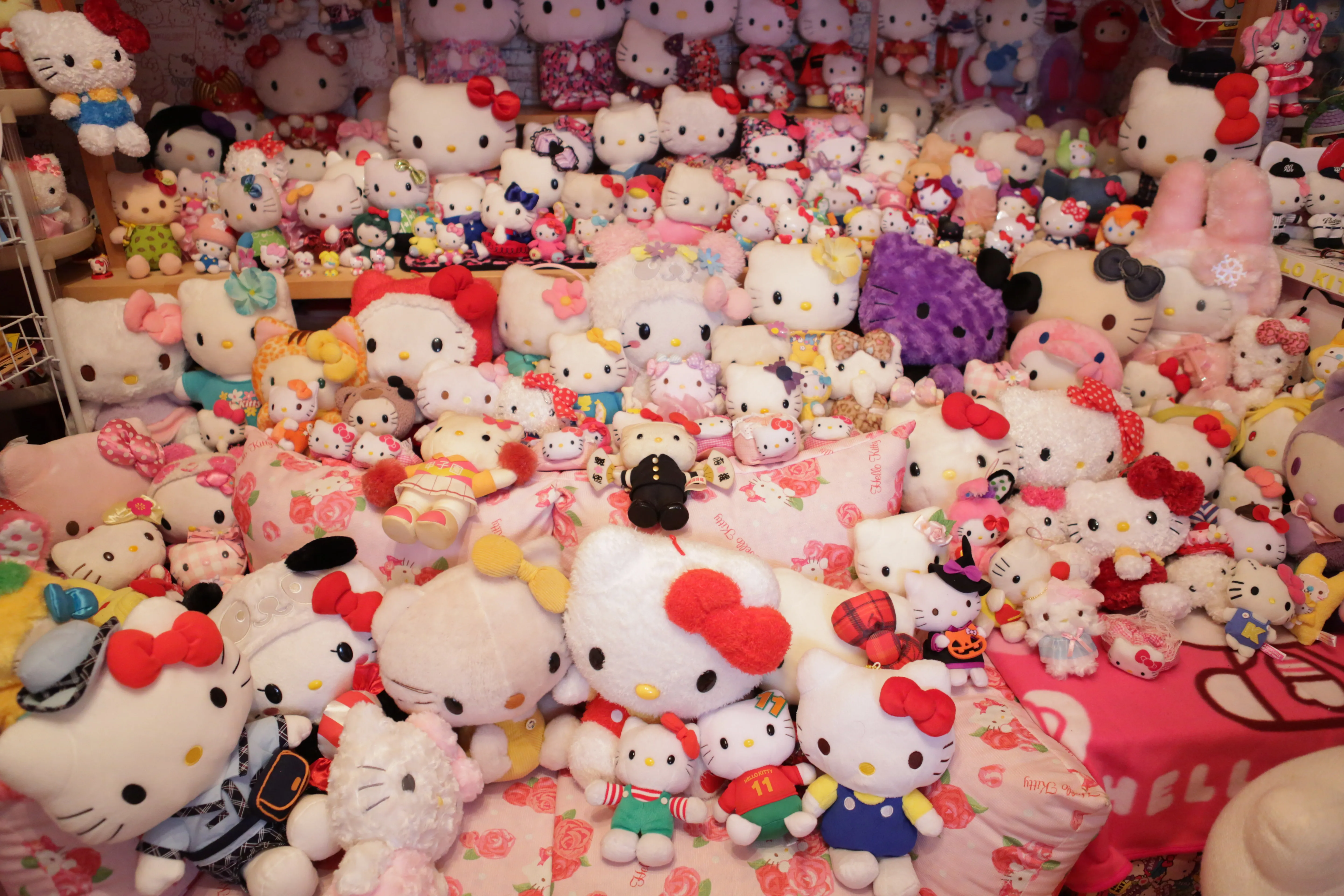 Lego Is Officially Teaming up With Hello Kitty in 2027