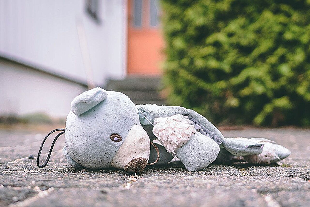 Childhood abuse leaves a scar on the brain, study finds