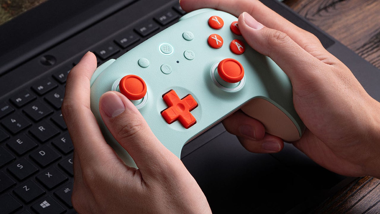The 8BitDo Ultimate 2C Wireless PC Gaming Controller Drops to $23.99 for Prime Day