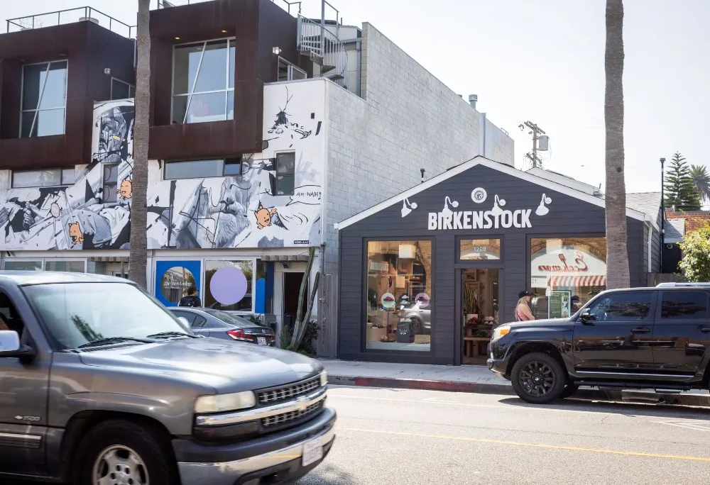 California Governor Signs Off on Bill Granting Retailers Easier, Speedier Permits for Storefront Improvements
