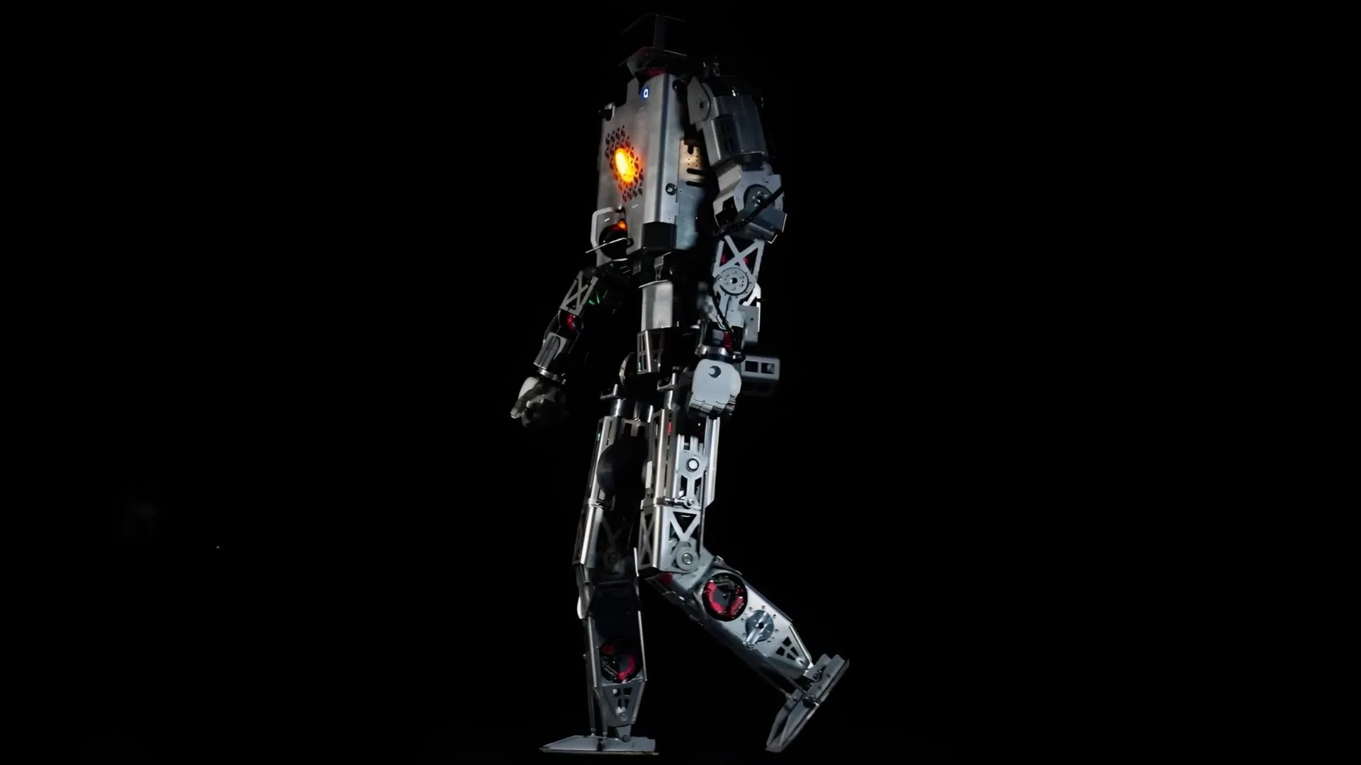 New humanoid robot built in five months remotely handles bombs, hazardous energy jobs