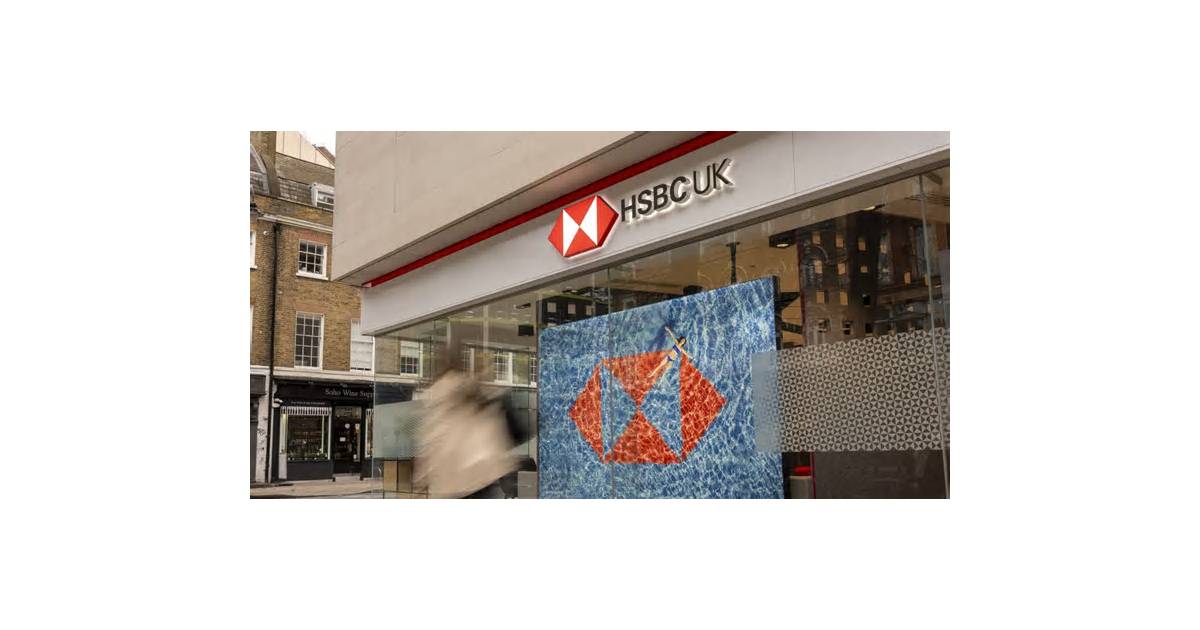 HSBC Plans Sweeping Job Cuts Across UK Wealth Business, FT Says