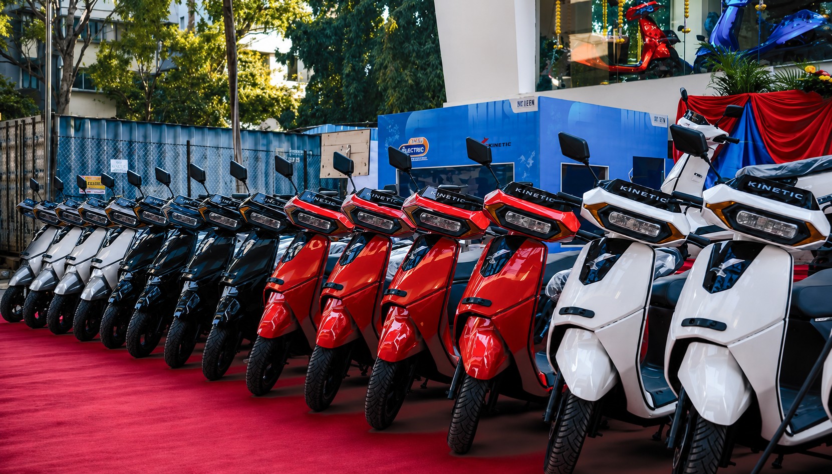 Kinetic  Partners with IDFC FIRST Bank to make Electric Two-Wheelers more accessible